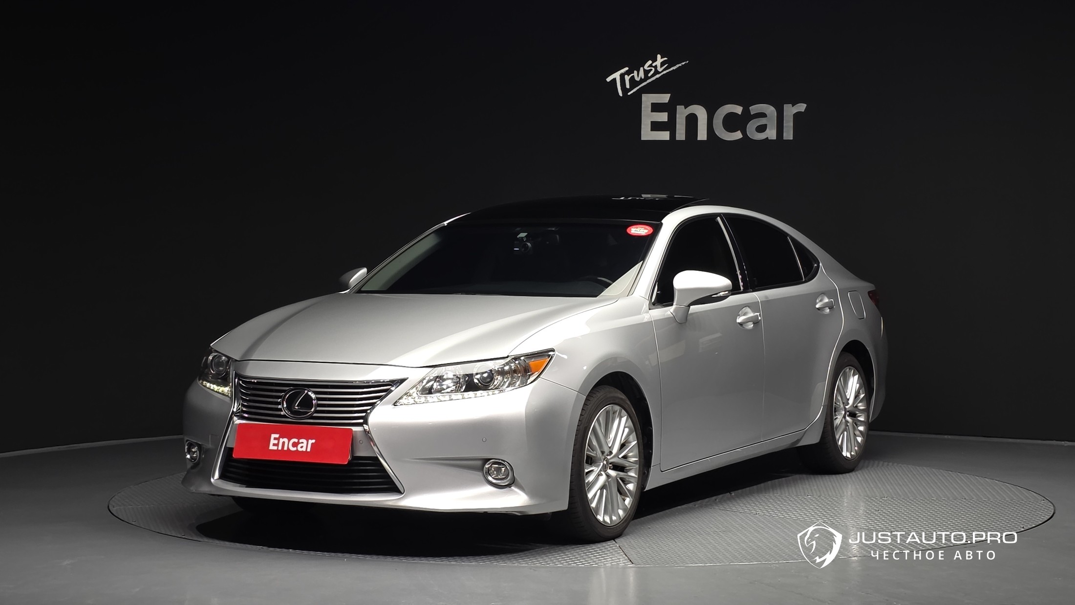 Автомобиль Lexus ES