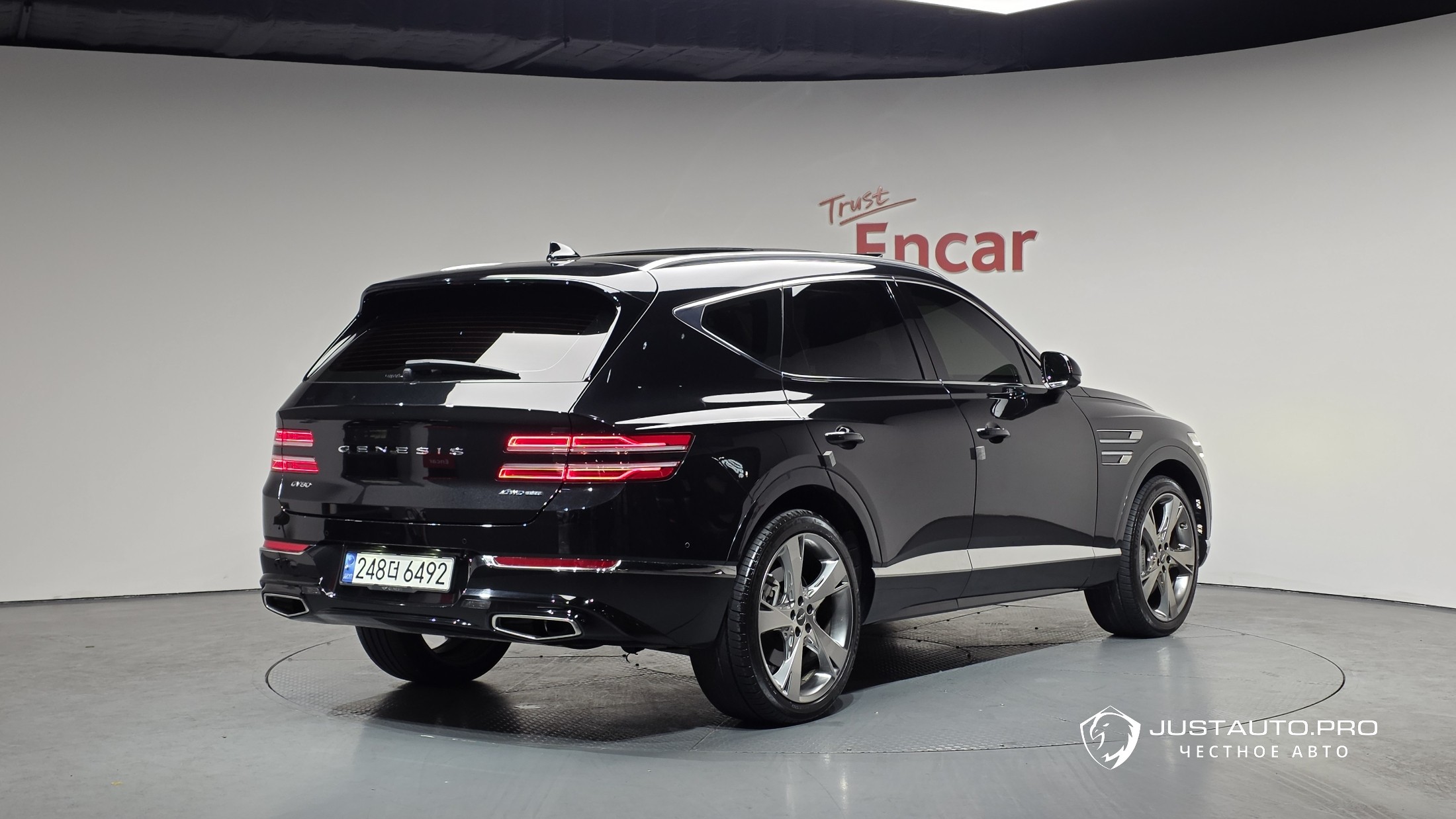 Автомобиль Genesis GV80