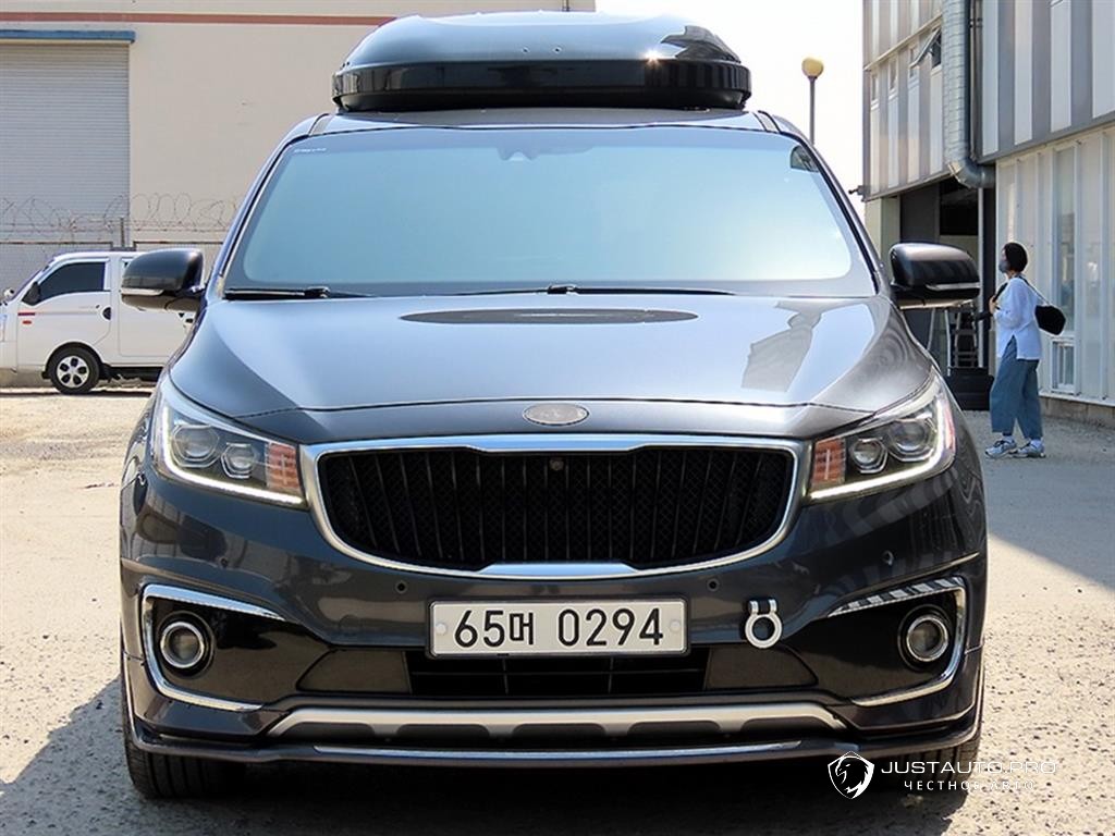 Автомобиль Kia Canival