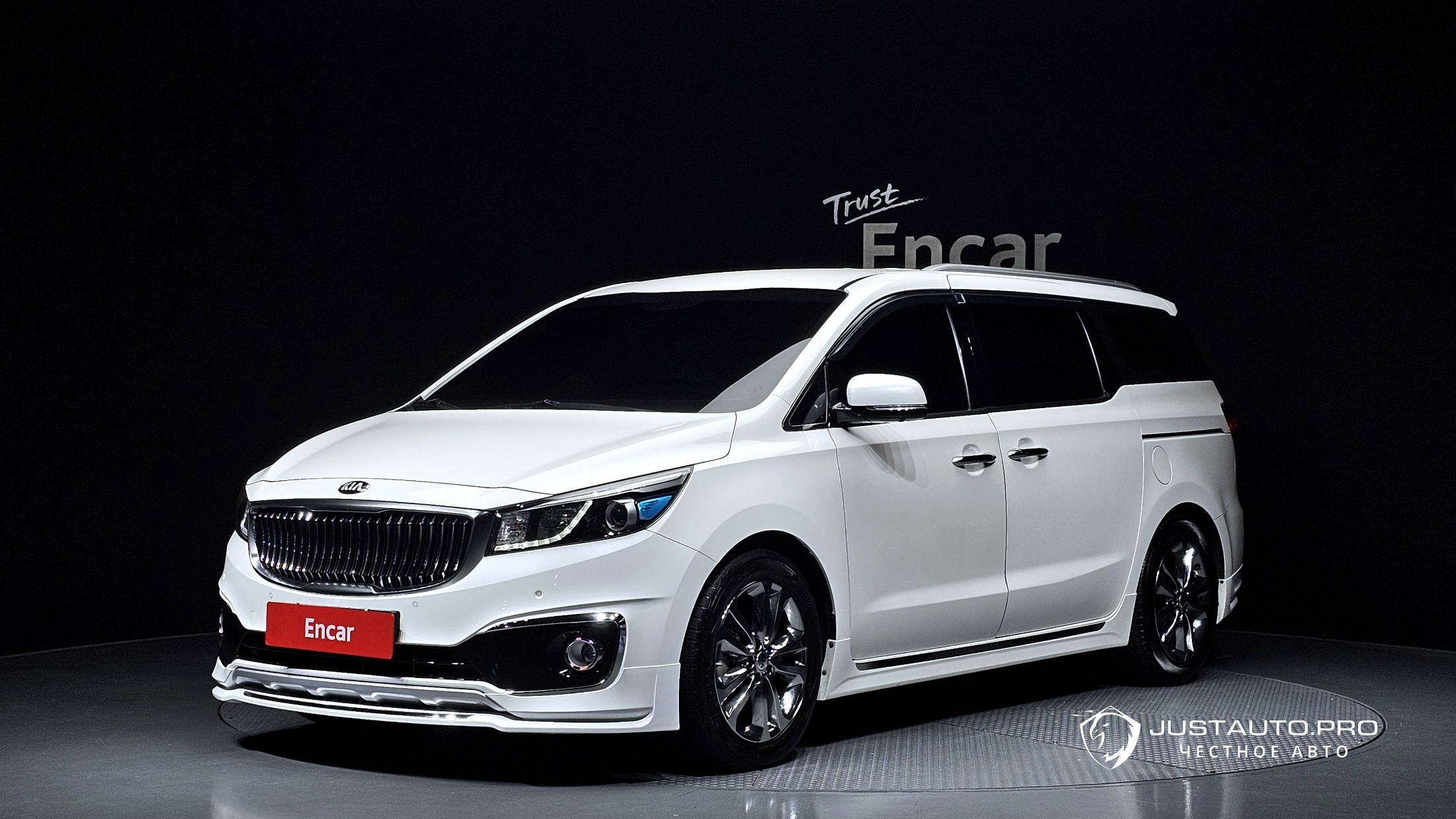 Автомобиль Kia Canival