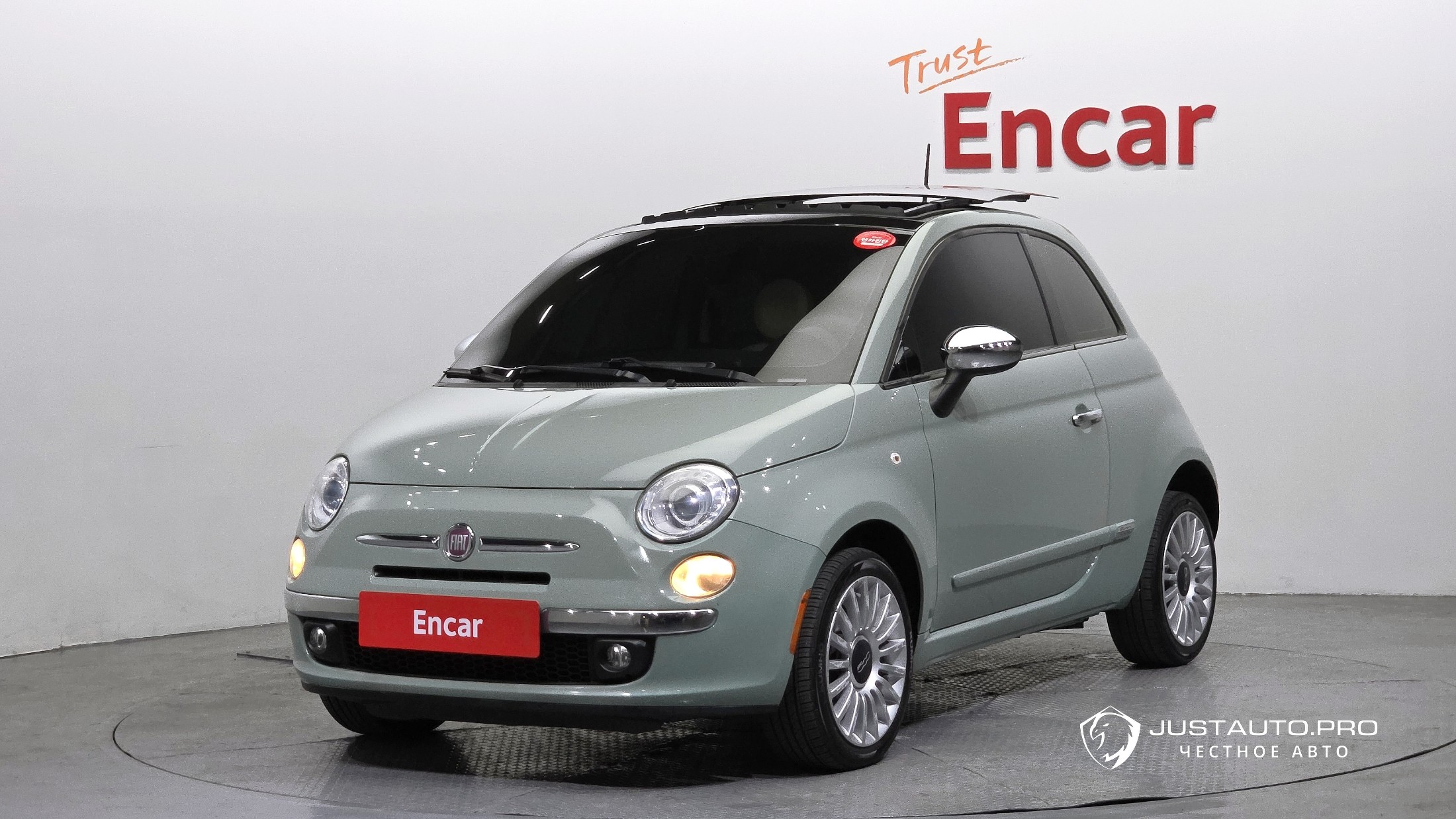 Автомобиль Fiat 500