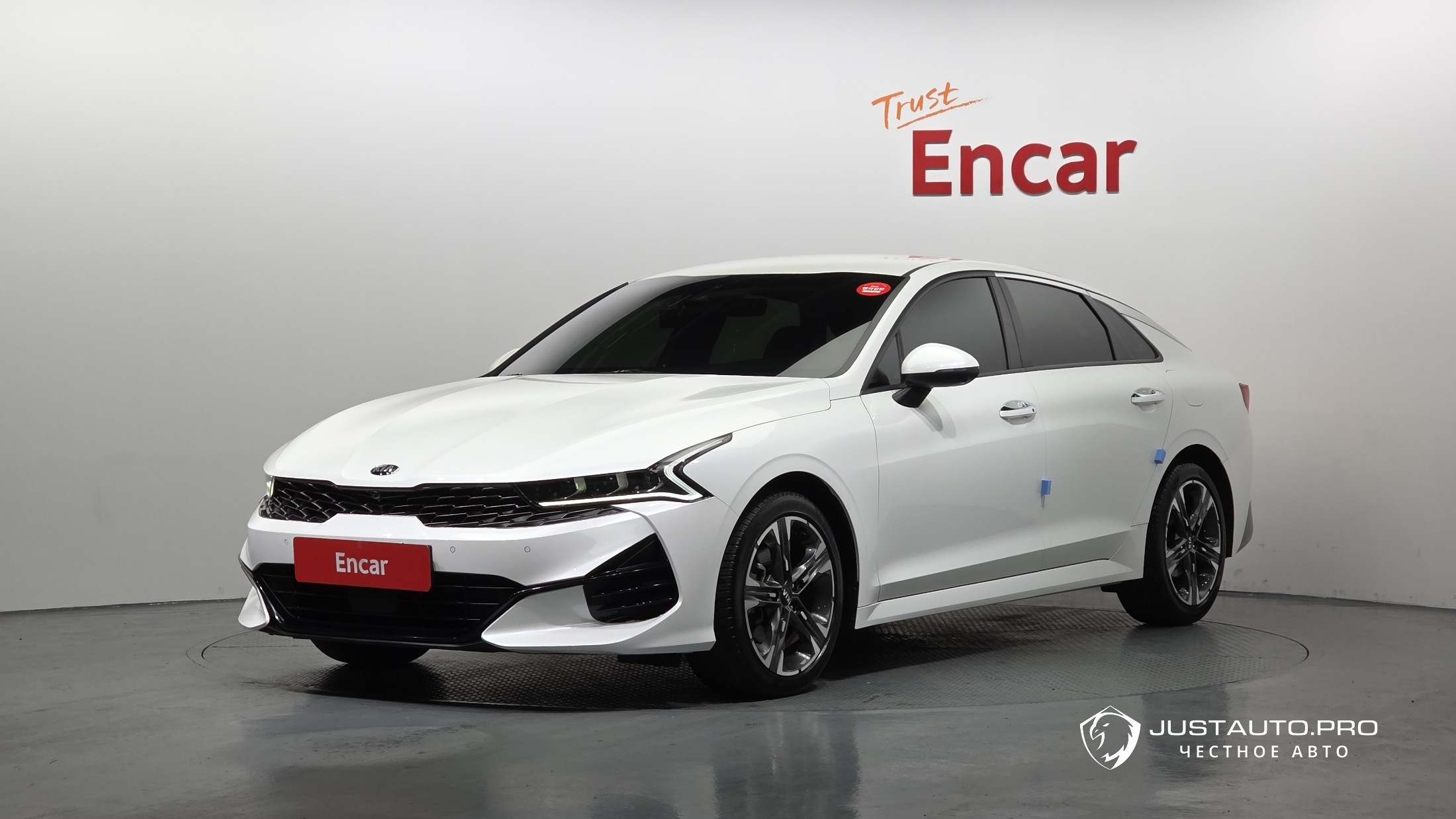 Автомобиль Kia K5