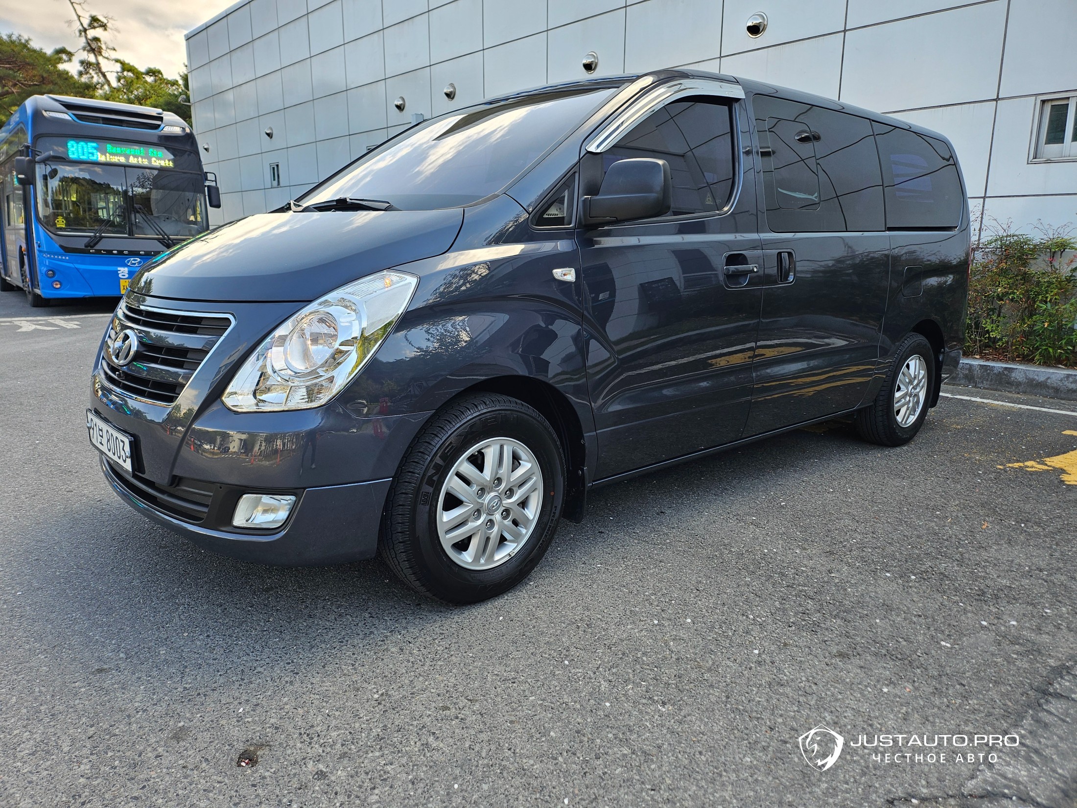 Автомобиль Hyundai Starex
