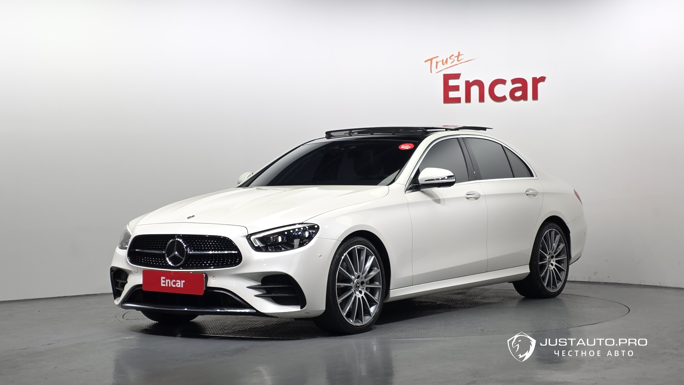 Автомобиль Mercedes-Benz E-Class