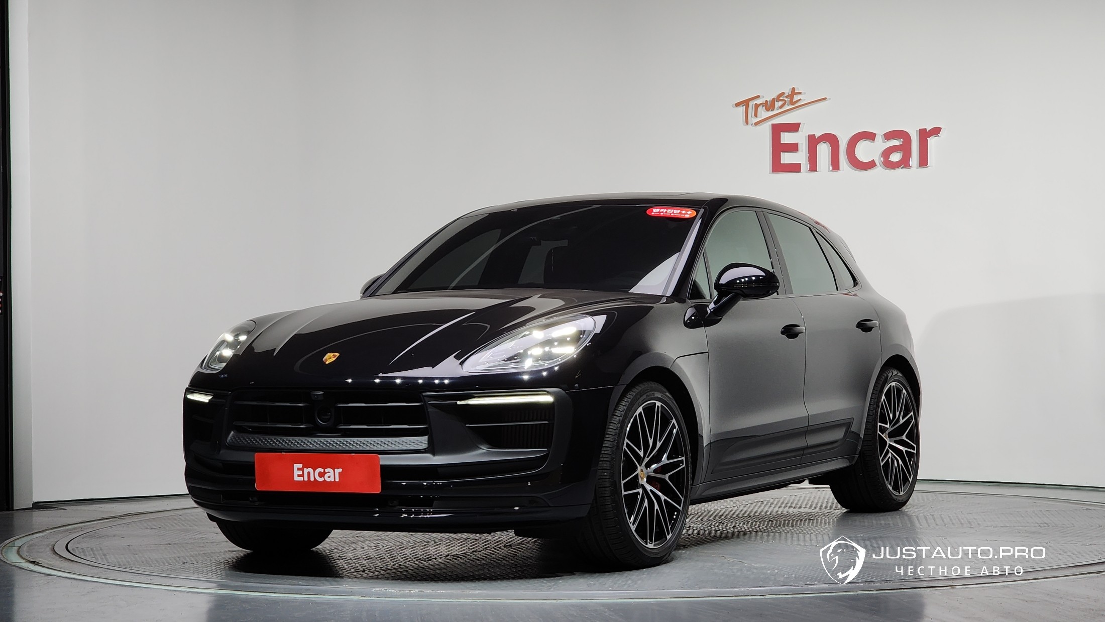 Автомобиль Porsche Macan