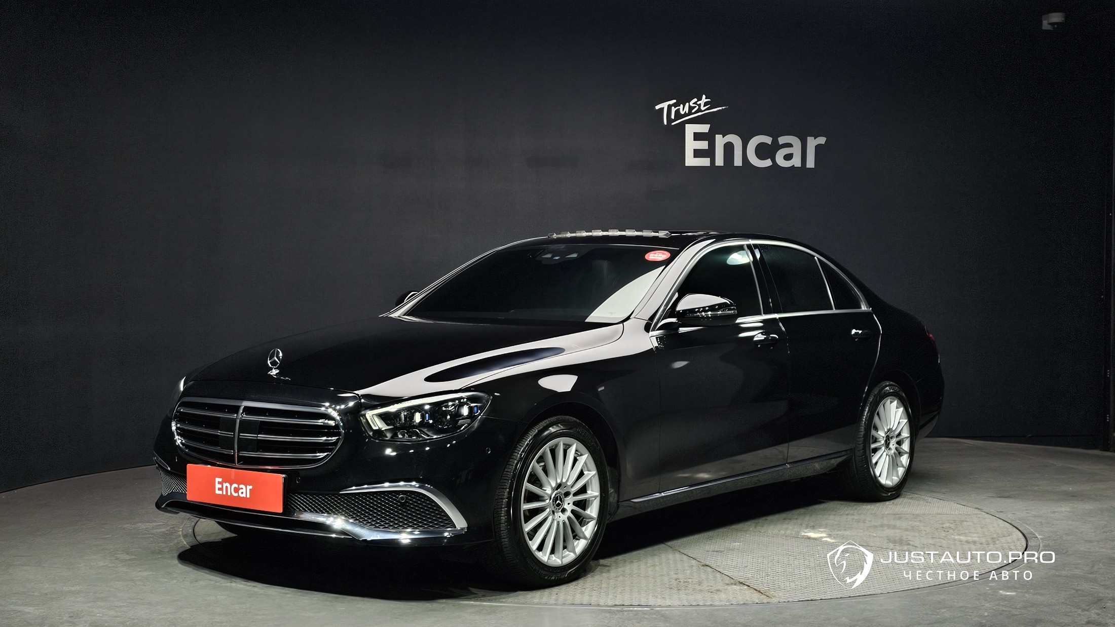 Автомобиль Mercedes-Benz E-Class