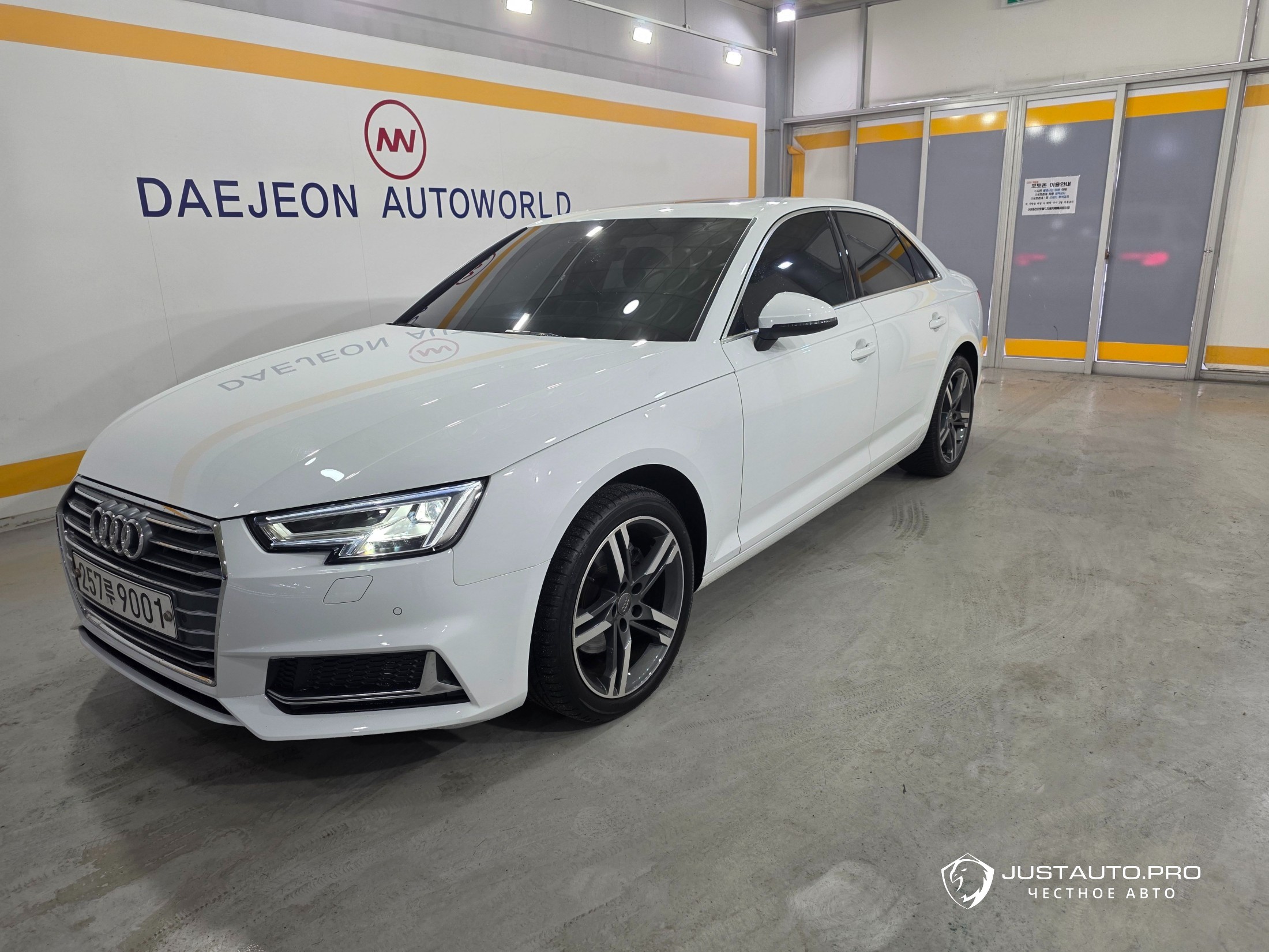 Автомобиль Audi A4
