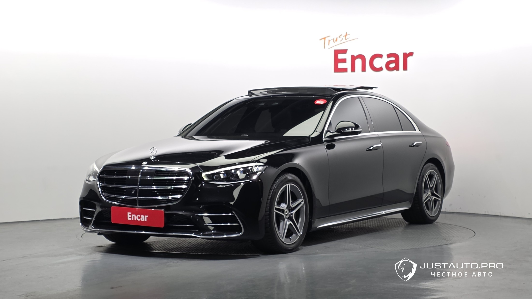Автомобиль Mercedes-Benz S-Class