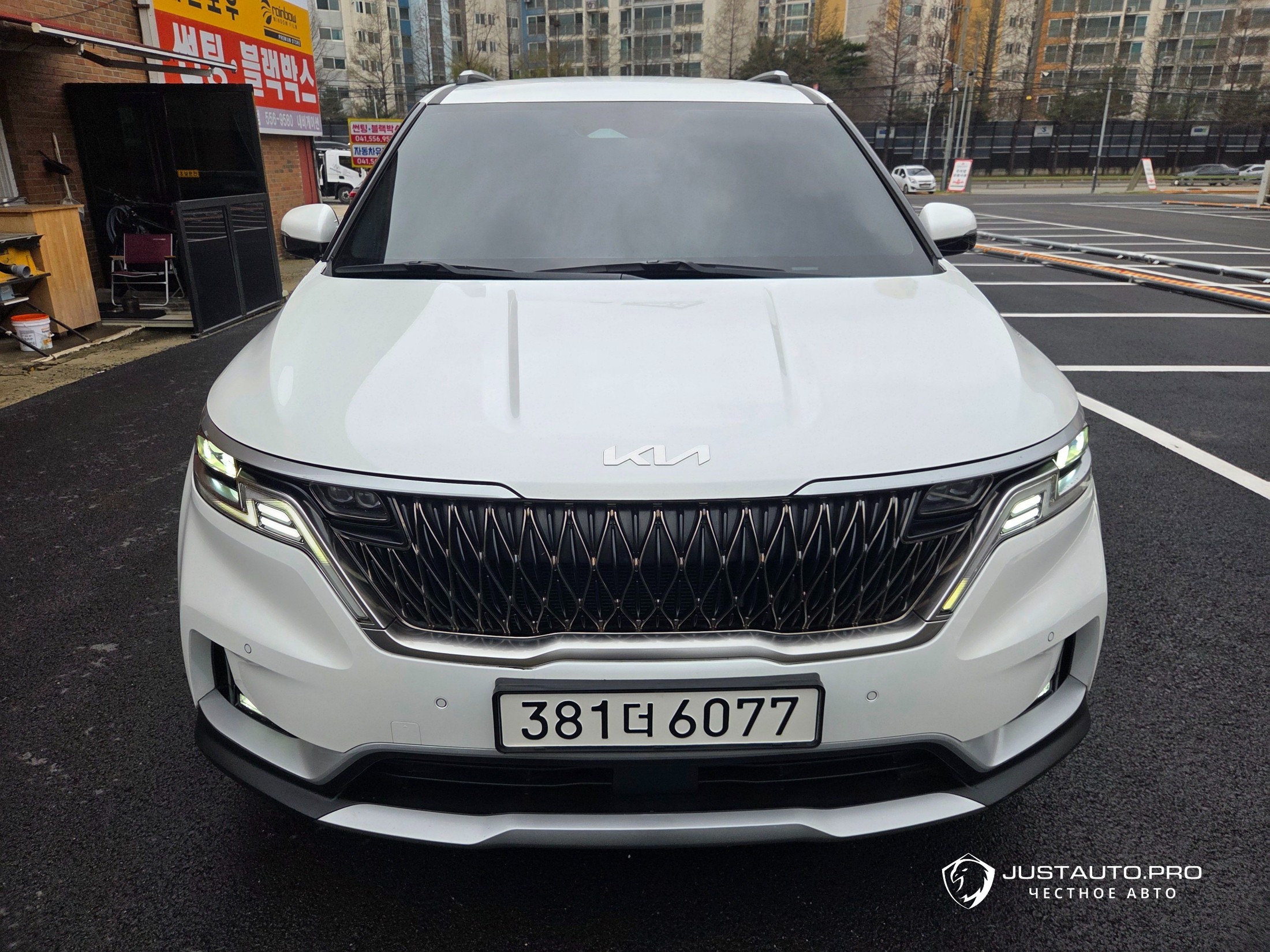 Автомобиль Kia Canival