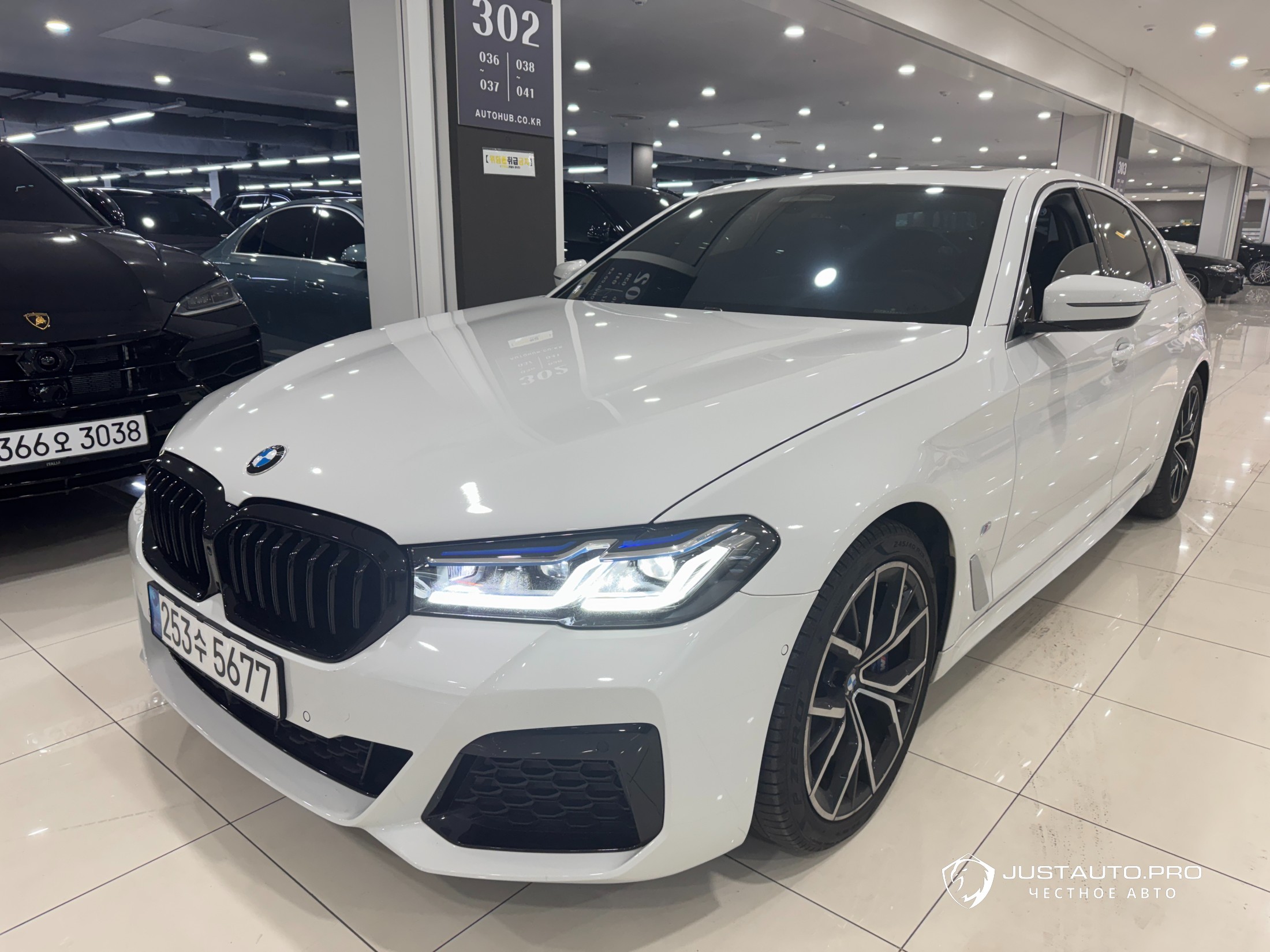 Автомобиль BMW 5-Series