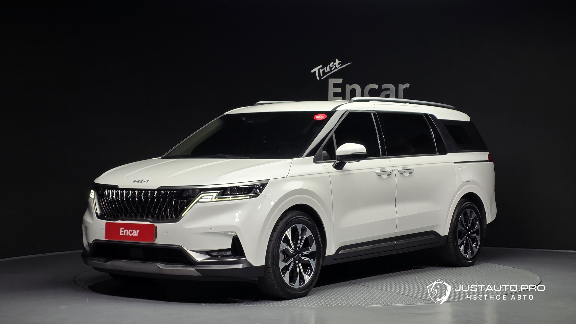 Автомобиль Kia Canival