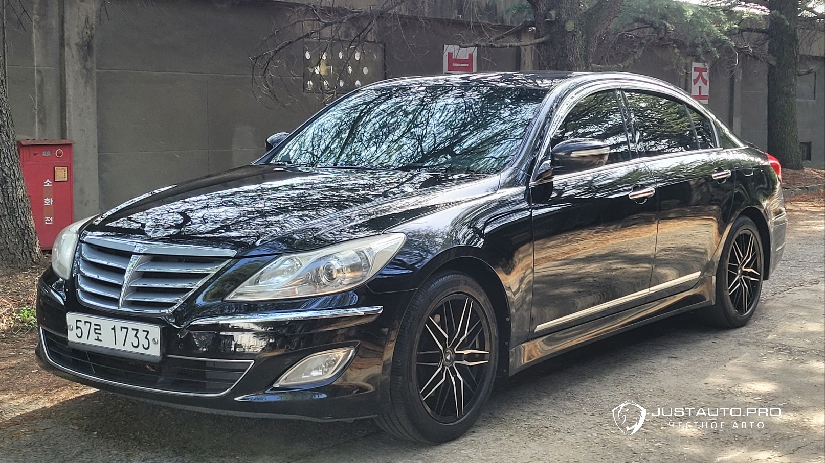Автомобиль Hyundai Genesis