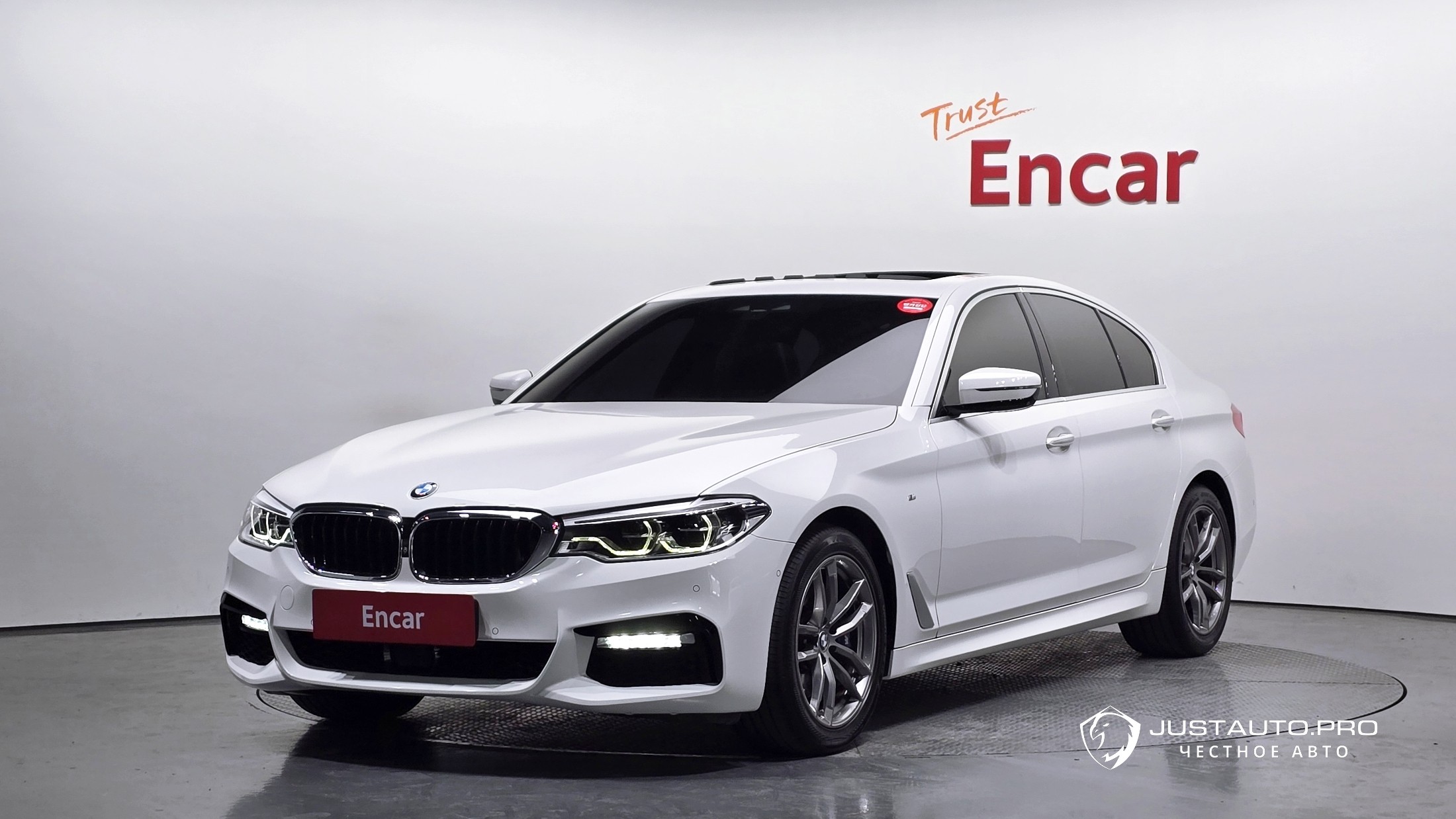 Автомобиль BMW 5-Series