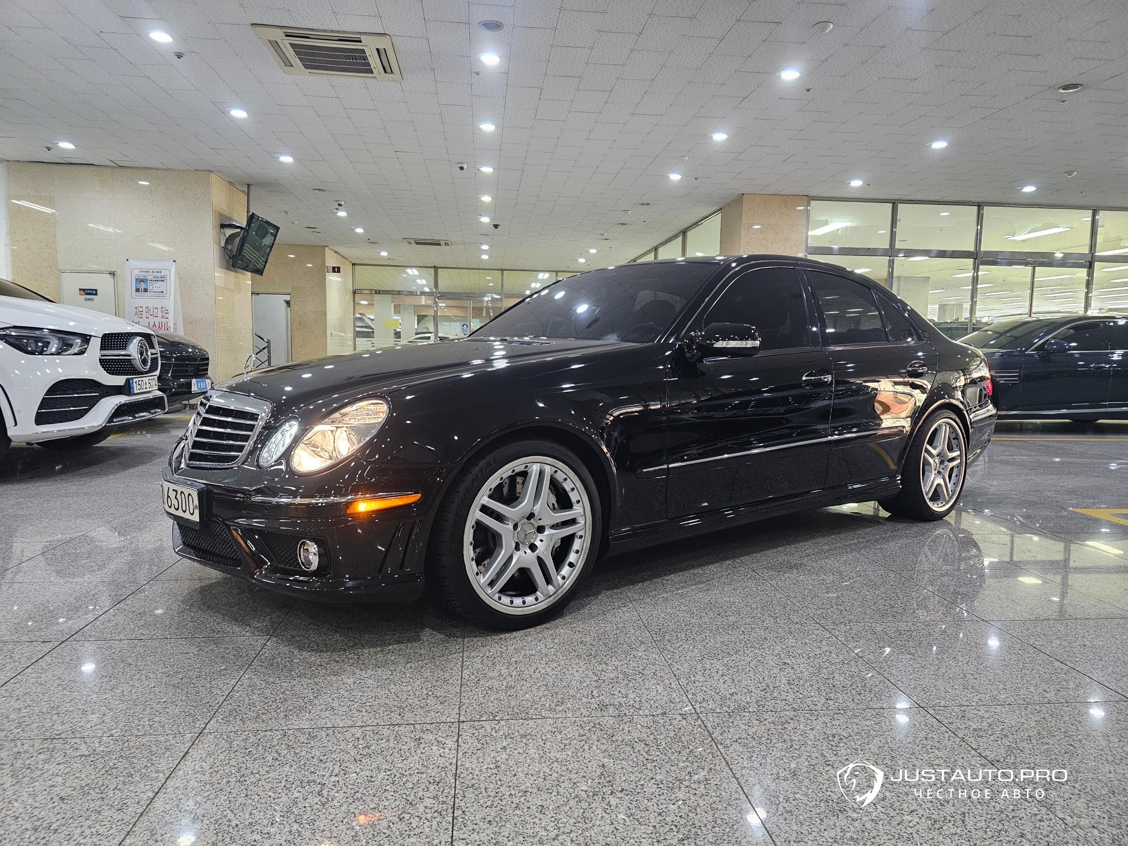 Автомобиль Mercedes-Benz E-Class