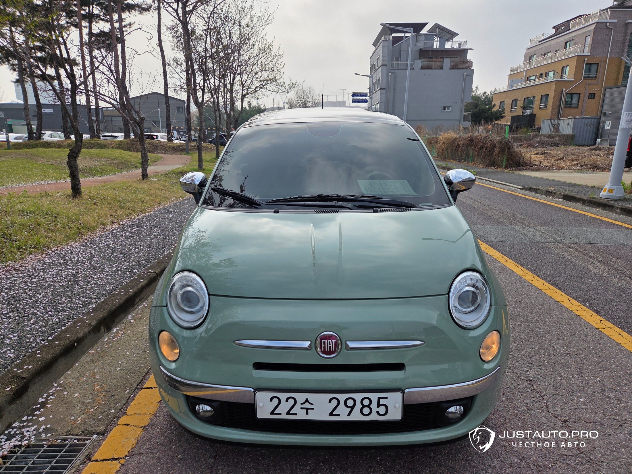 Автомобиль Fiat 500