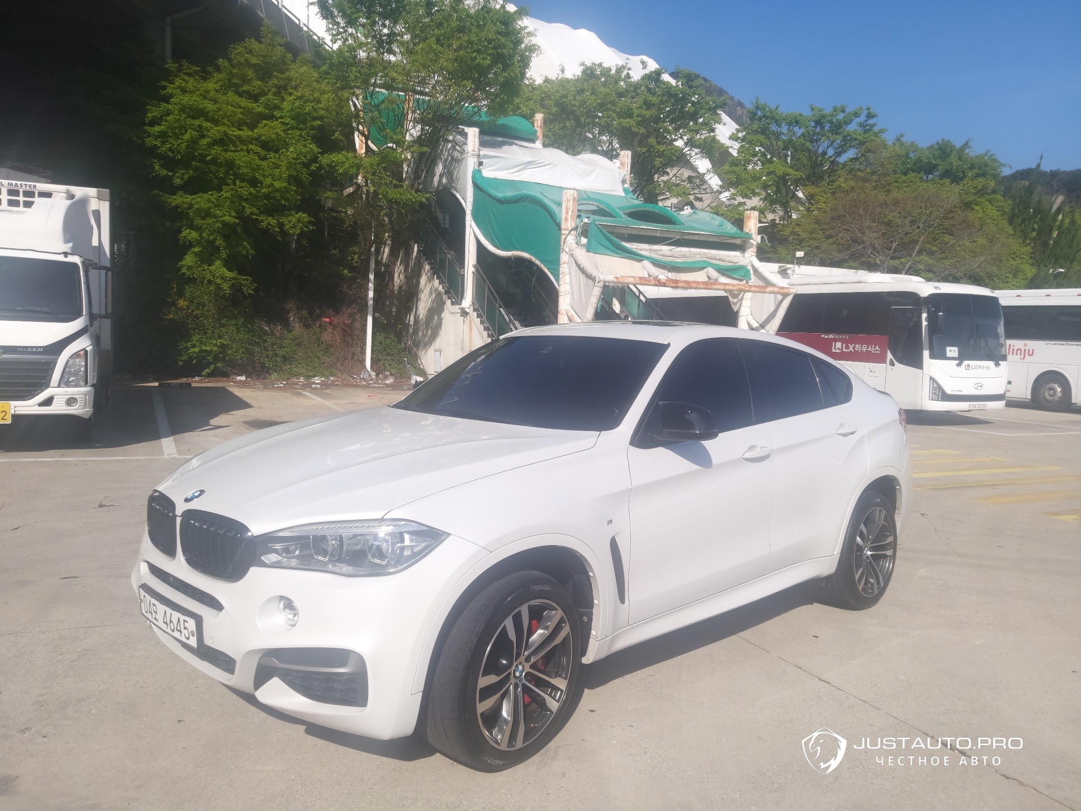 Автомобиль BMW X6