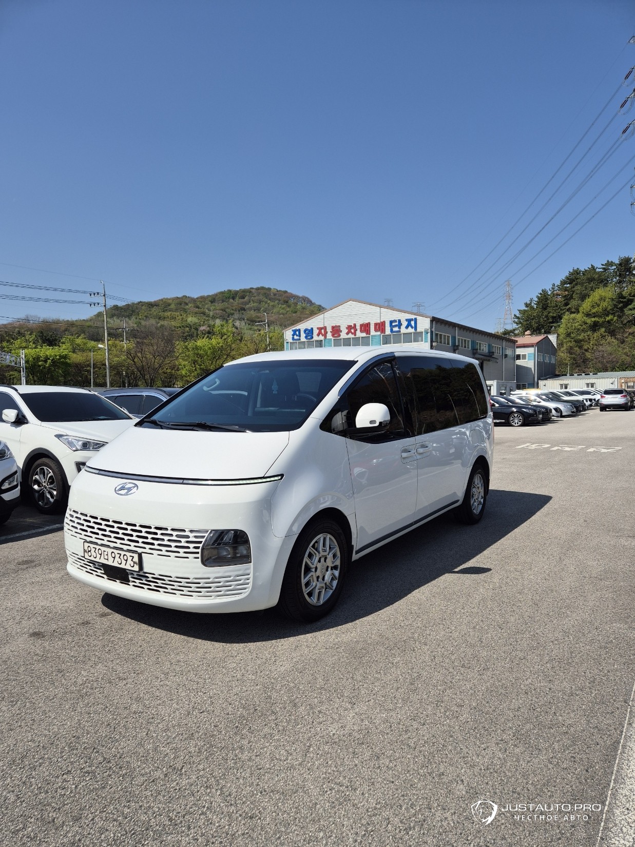 Автомобиль Hyundai Staria