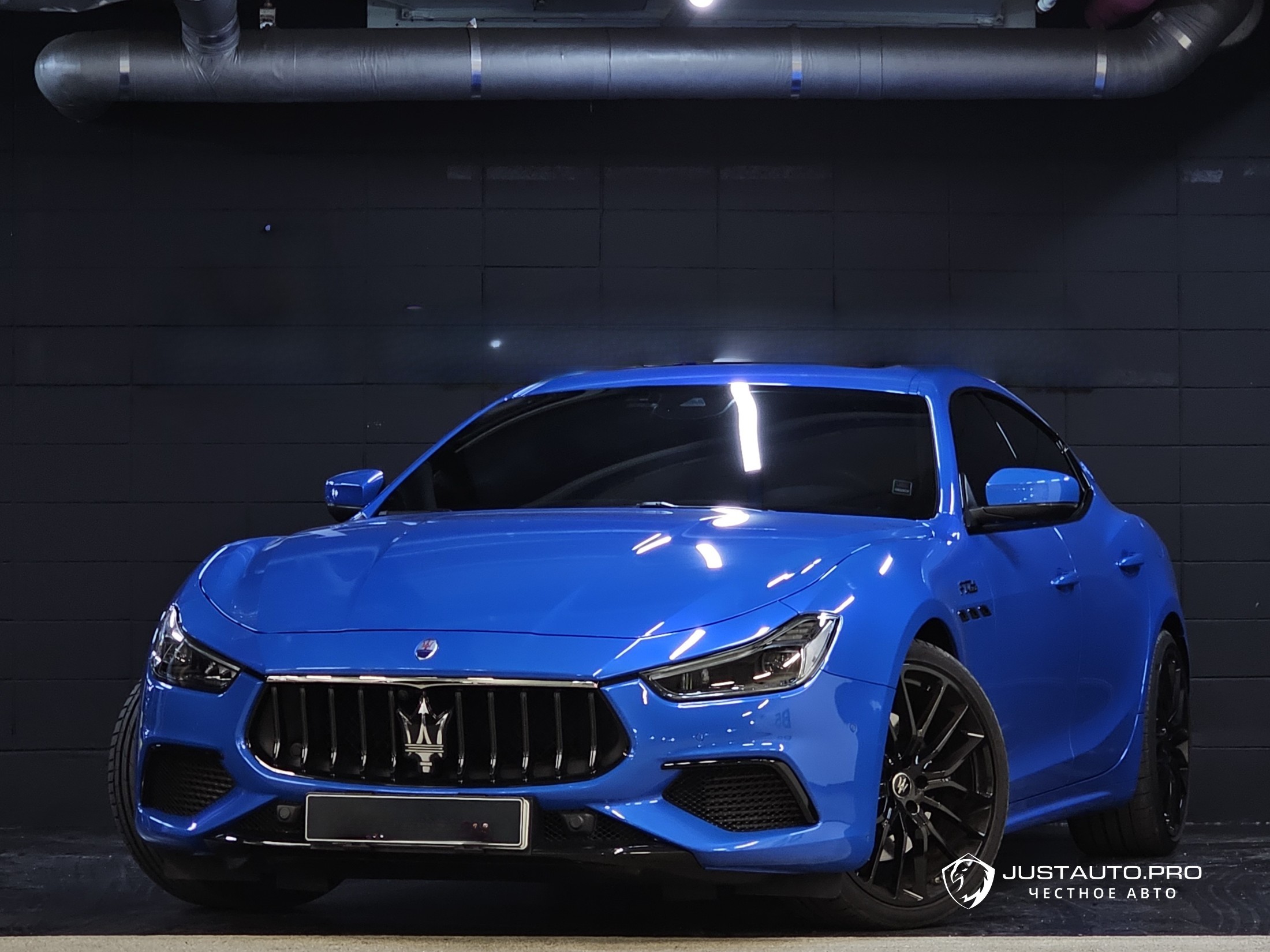 Автомобиль Maserati Ghibli