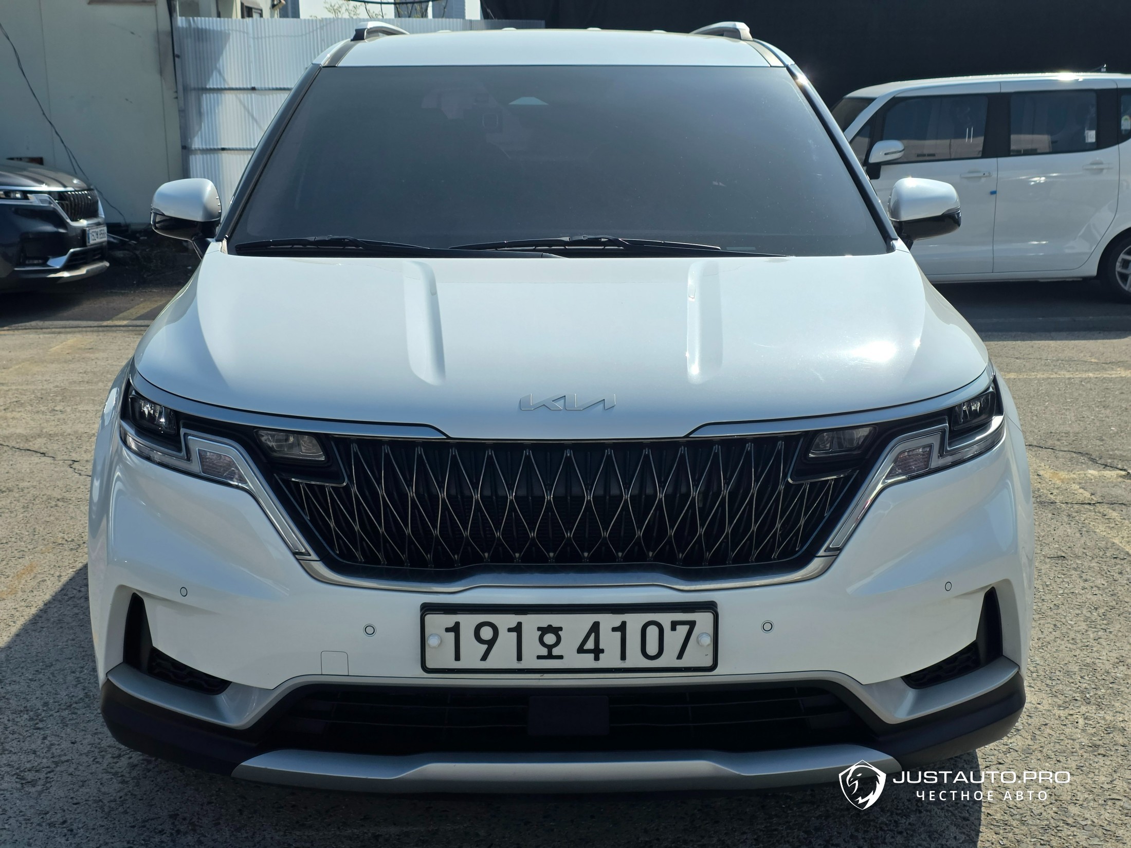 Автомобиль Kia Canival
