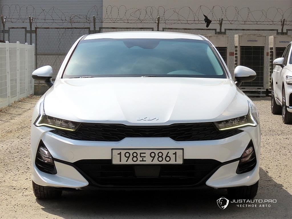 Автомобиль Kia K5
