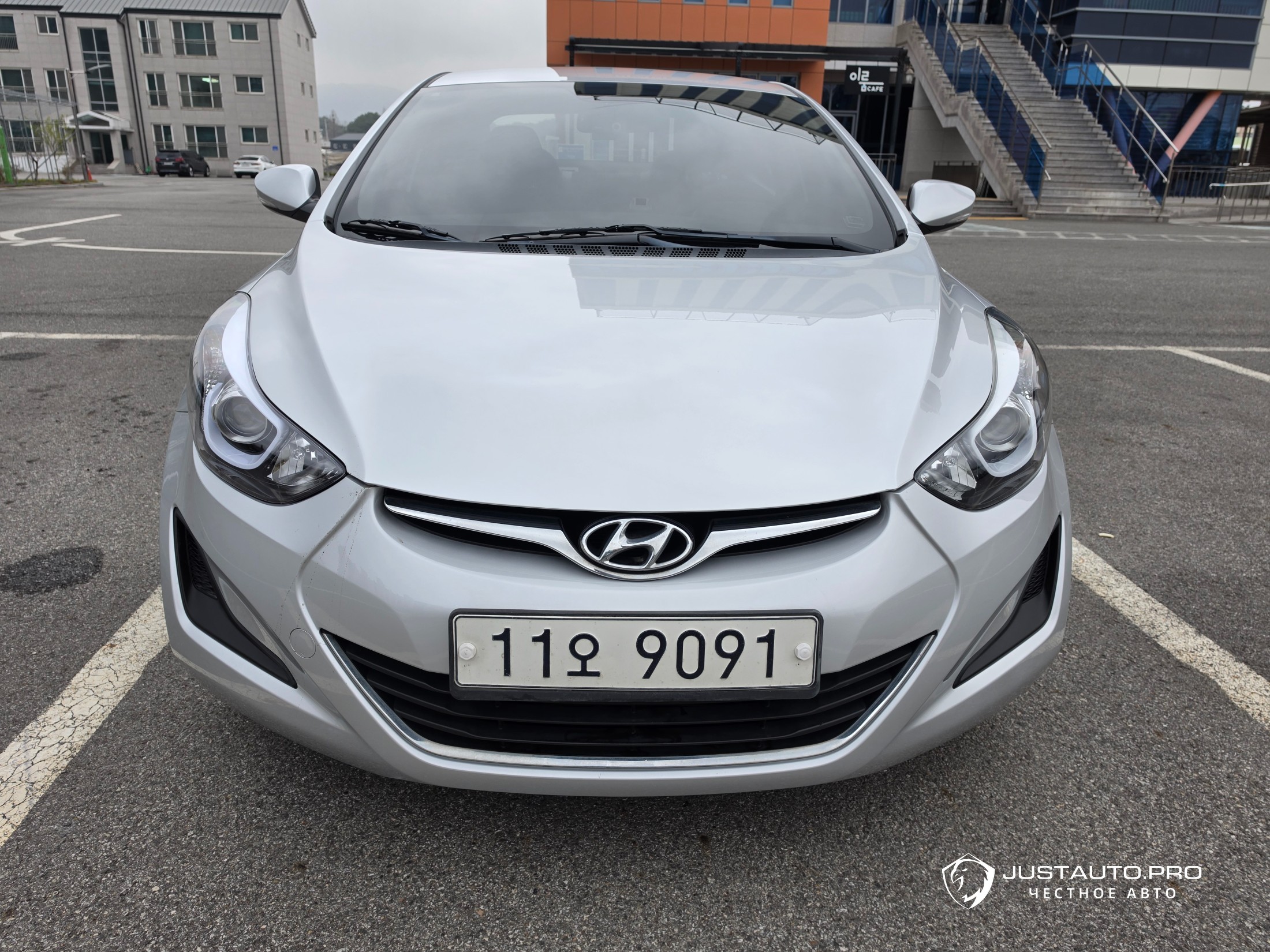 Автомобиль Hyundai AVANTE