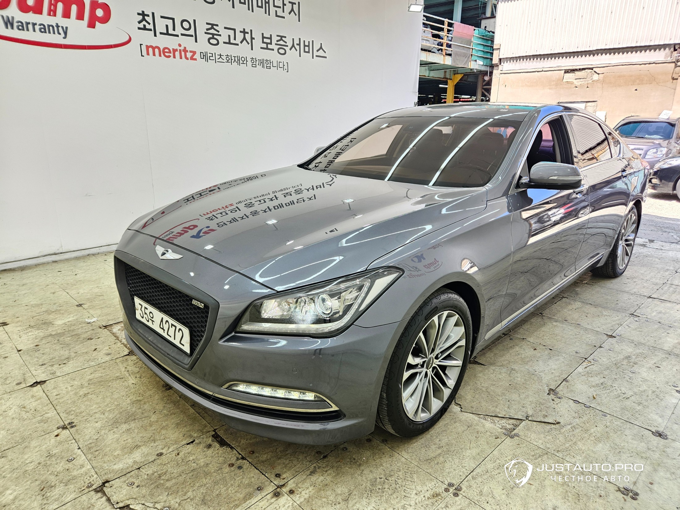 Автомобиль Hyundai Genesis