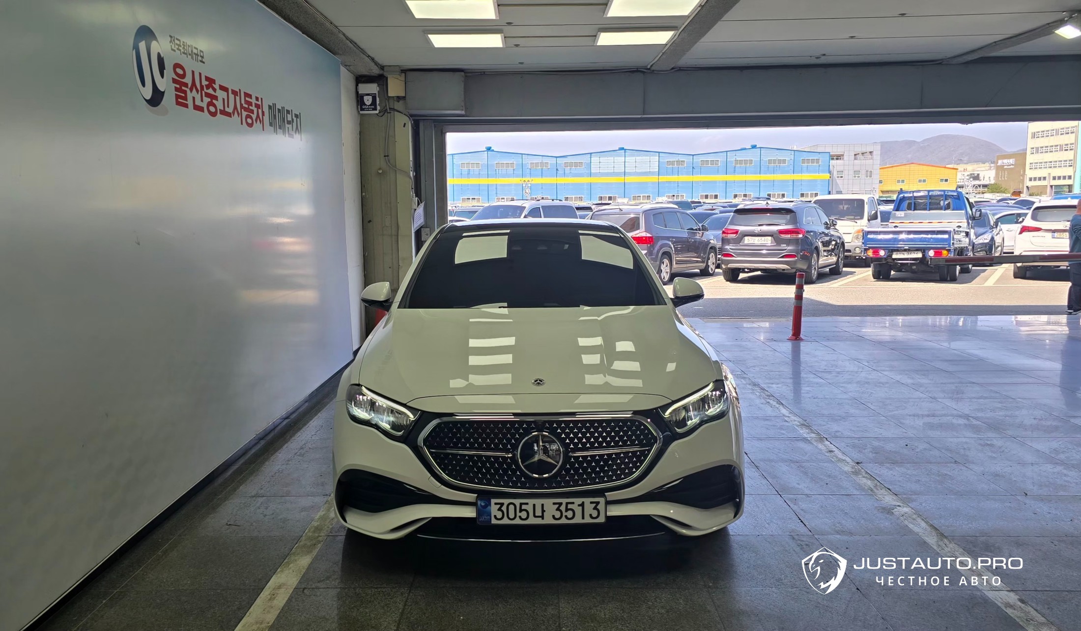 Автомобиль Mercedes-Benz E-Class