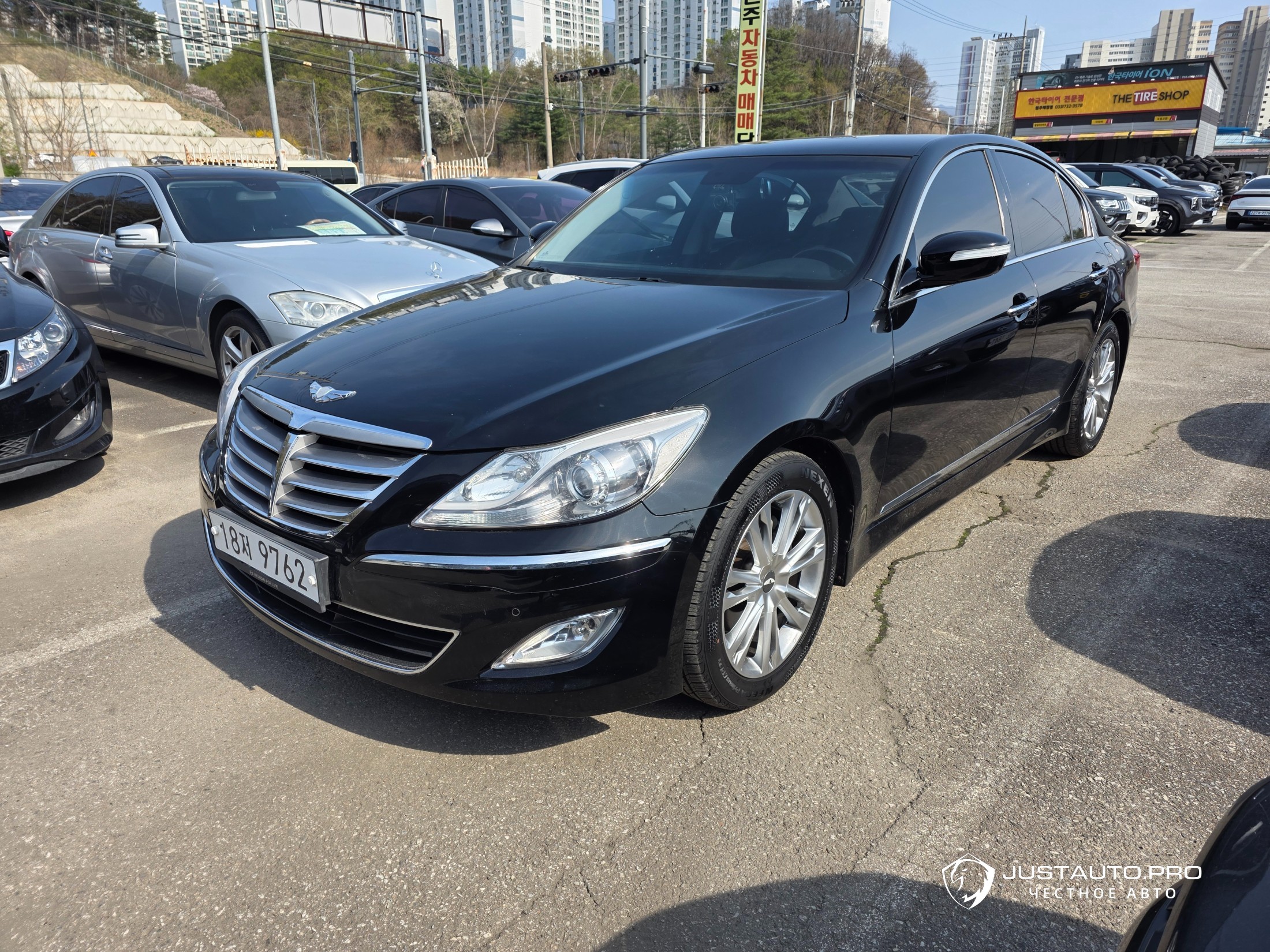 Автомобиль Hyundai Genesis