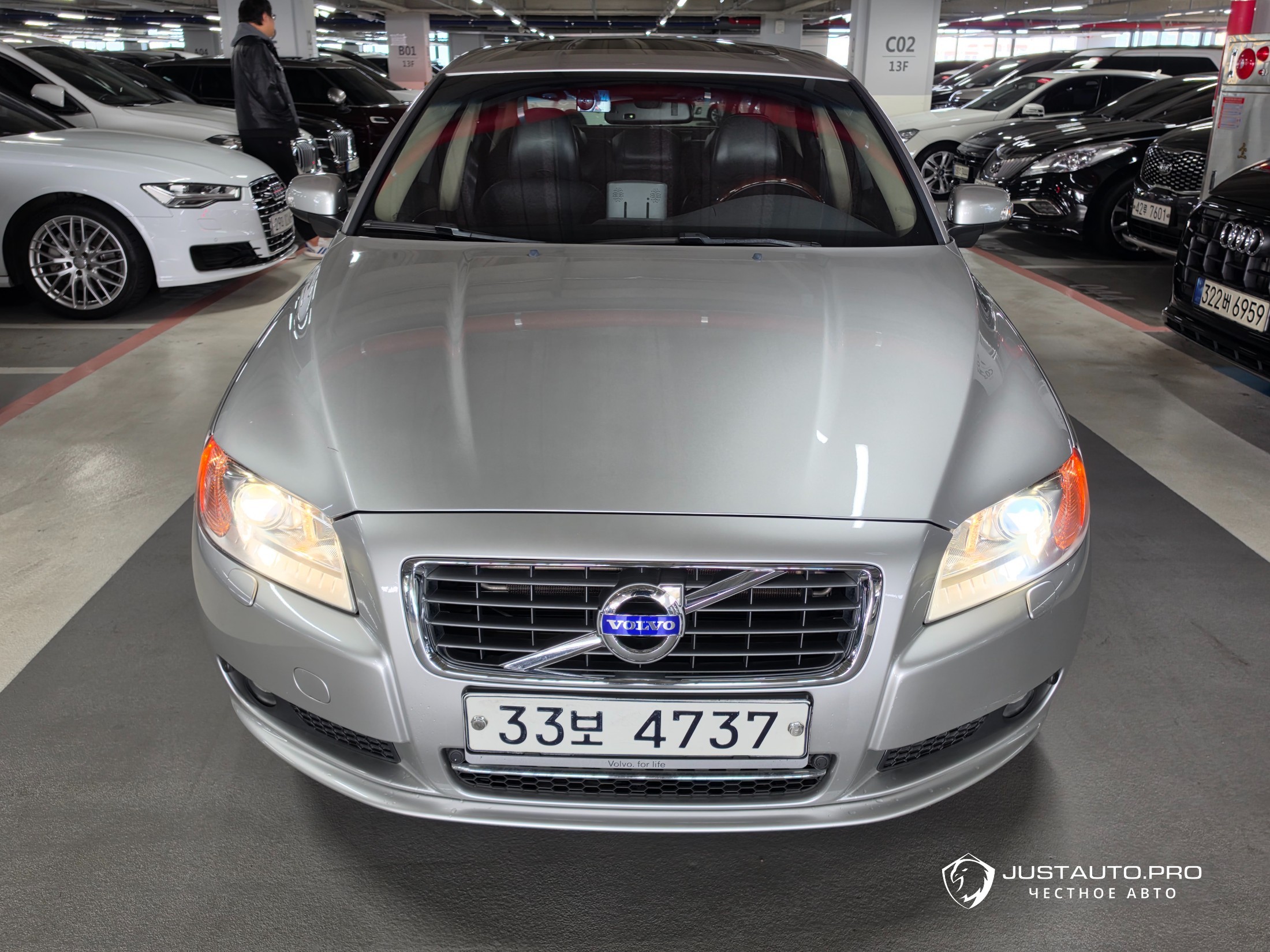 Автомобиль Volvo S80
