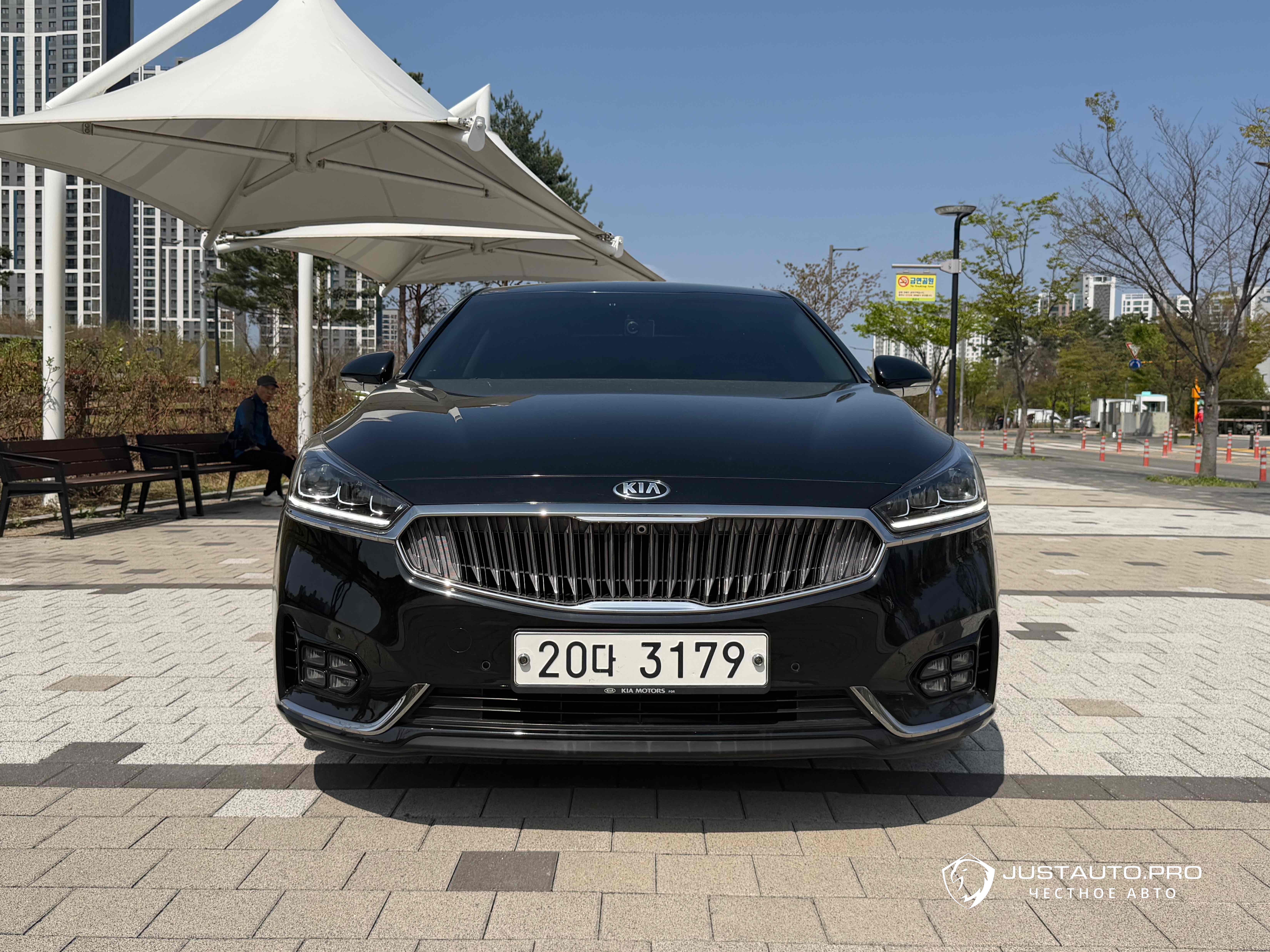 Автомобиль Kia K7