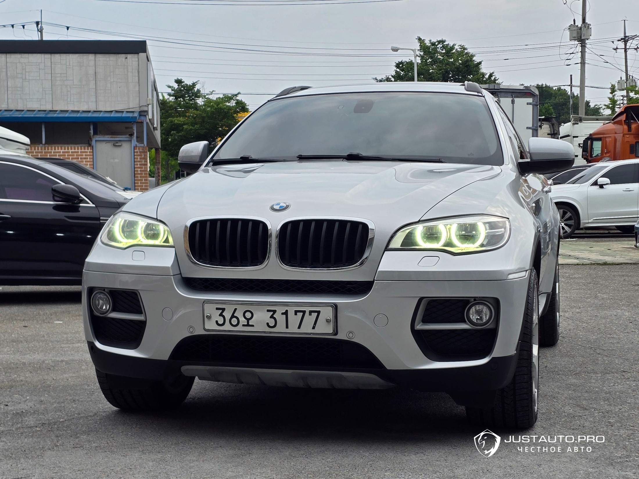 Автомобиль BMW X6