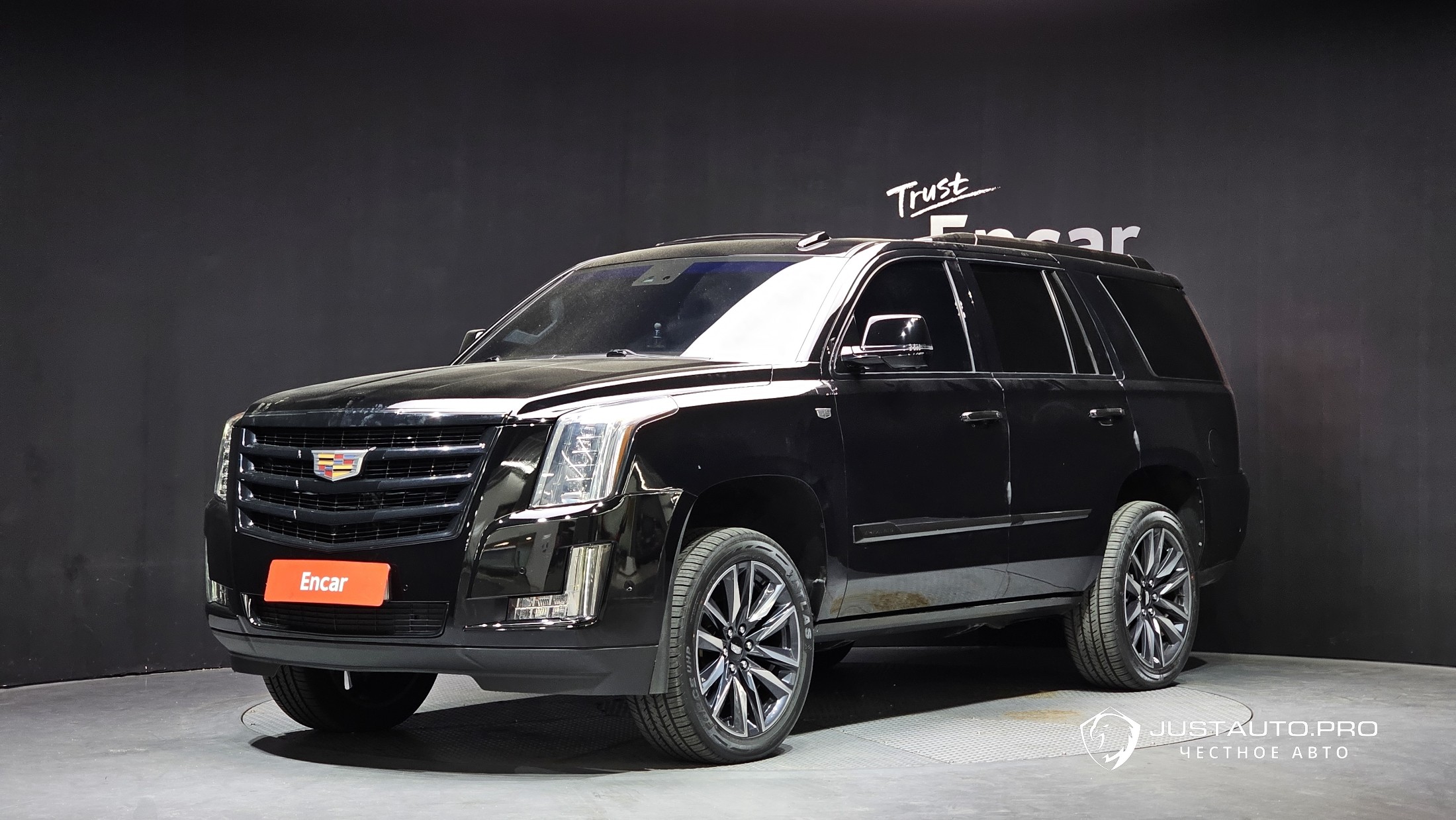 Автомобиль Cadillac Escalade