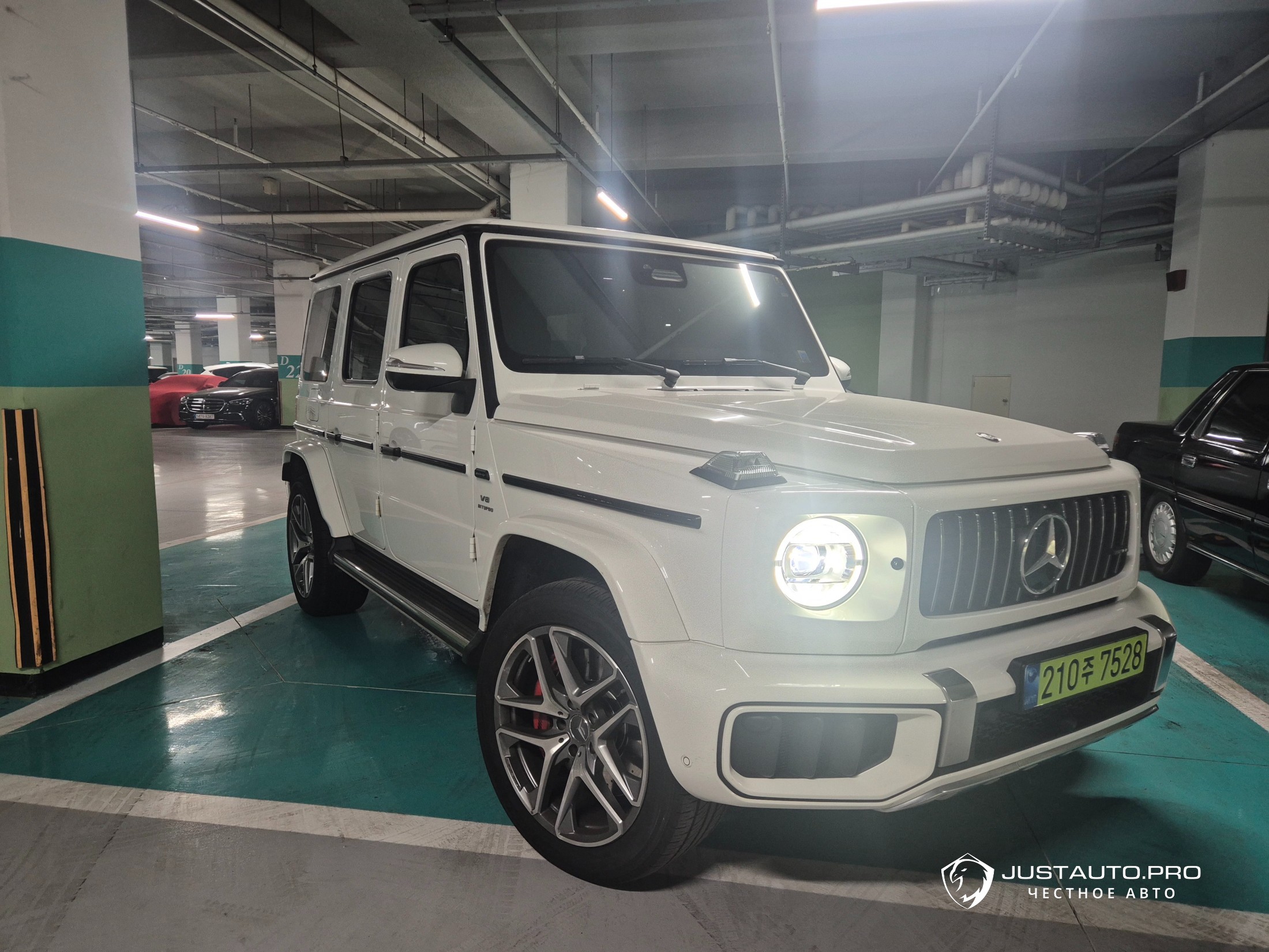 Автомобиль Mercedes-Benz G-Class