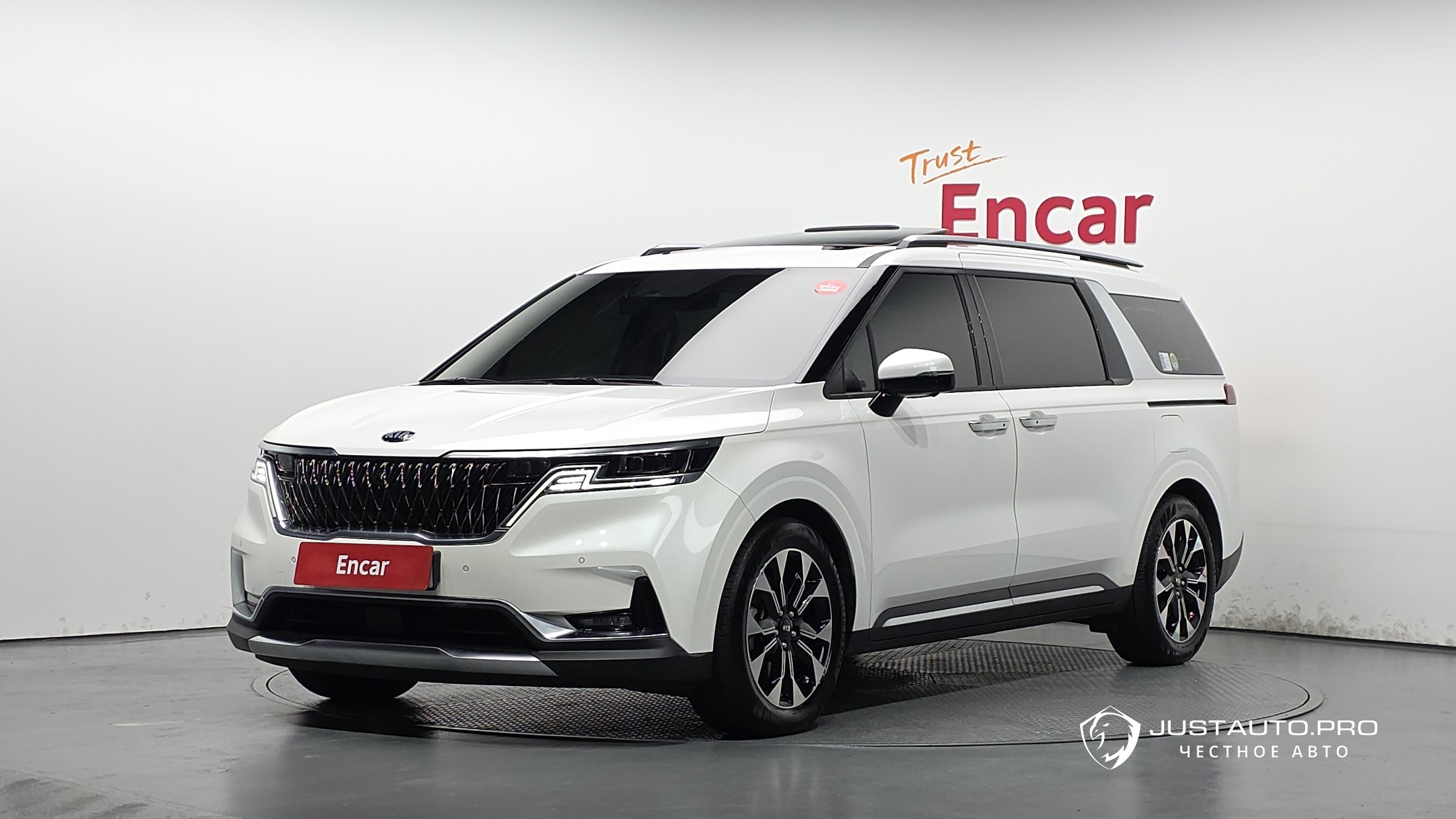 Автомобиль Kia Canival