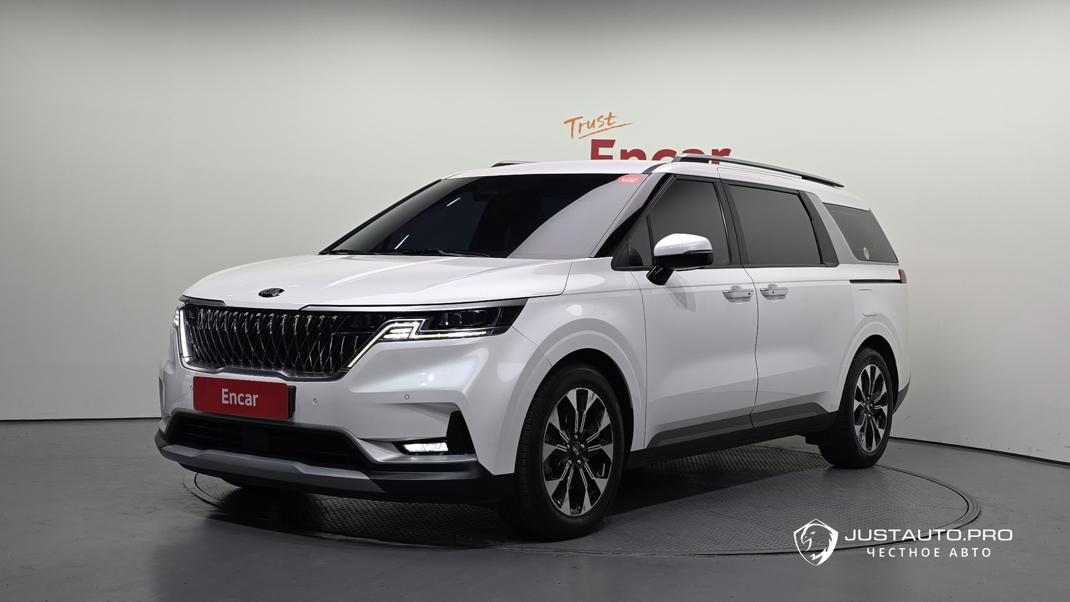 Автомобиль Kia Canival