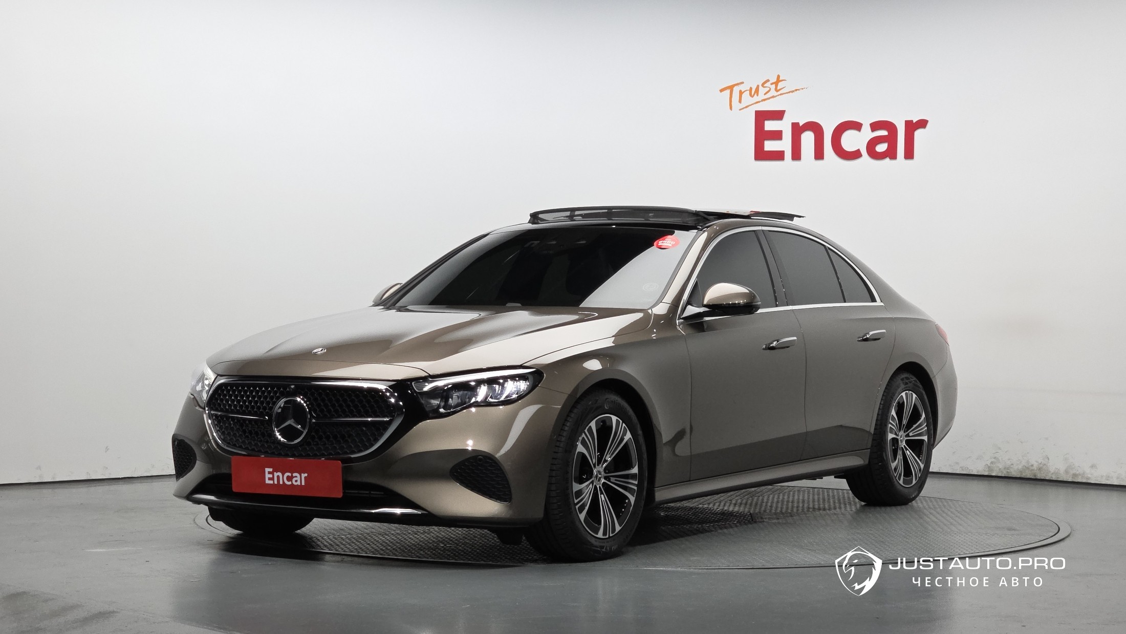 Автомобиль Mercedes-Benz E-Class