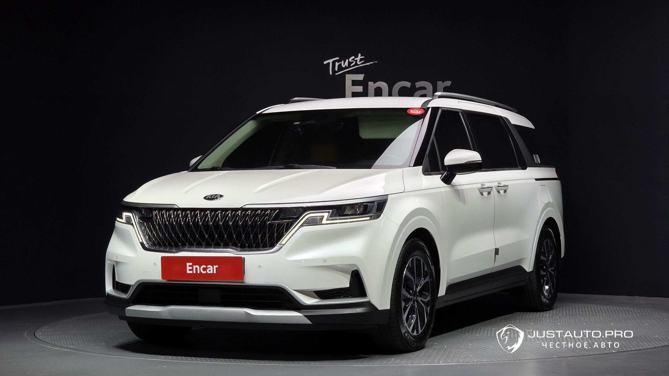 Автомобиль Kia Canival