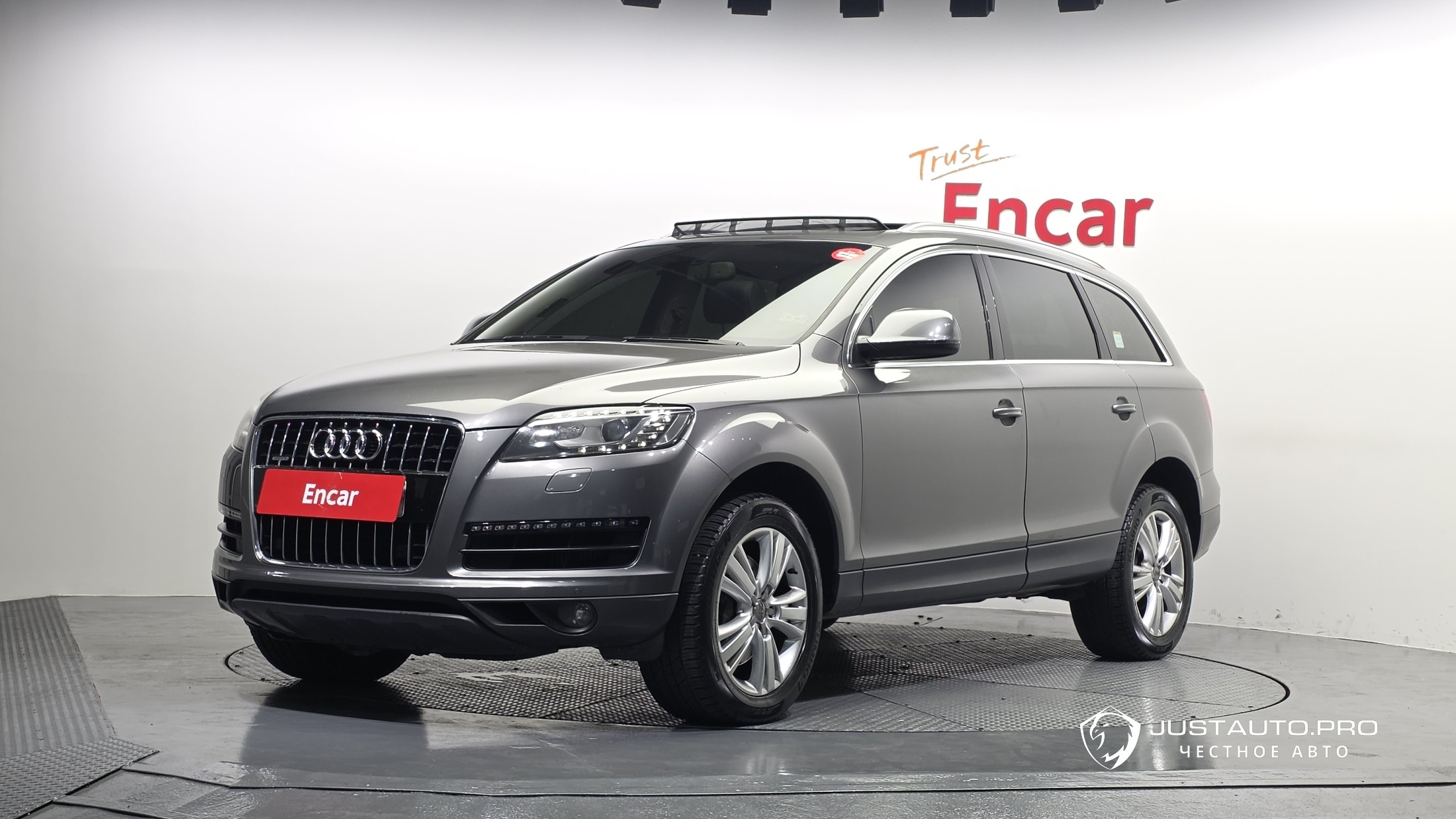 Автомобиль Audi Q7