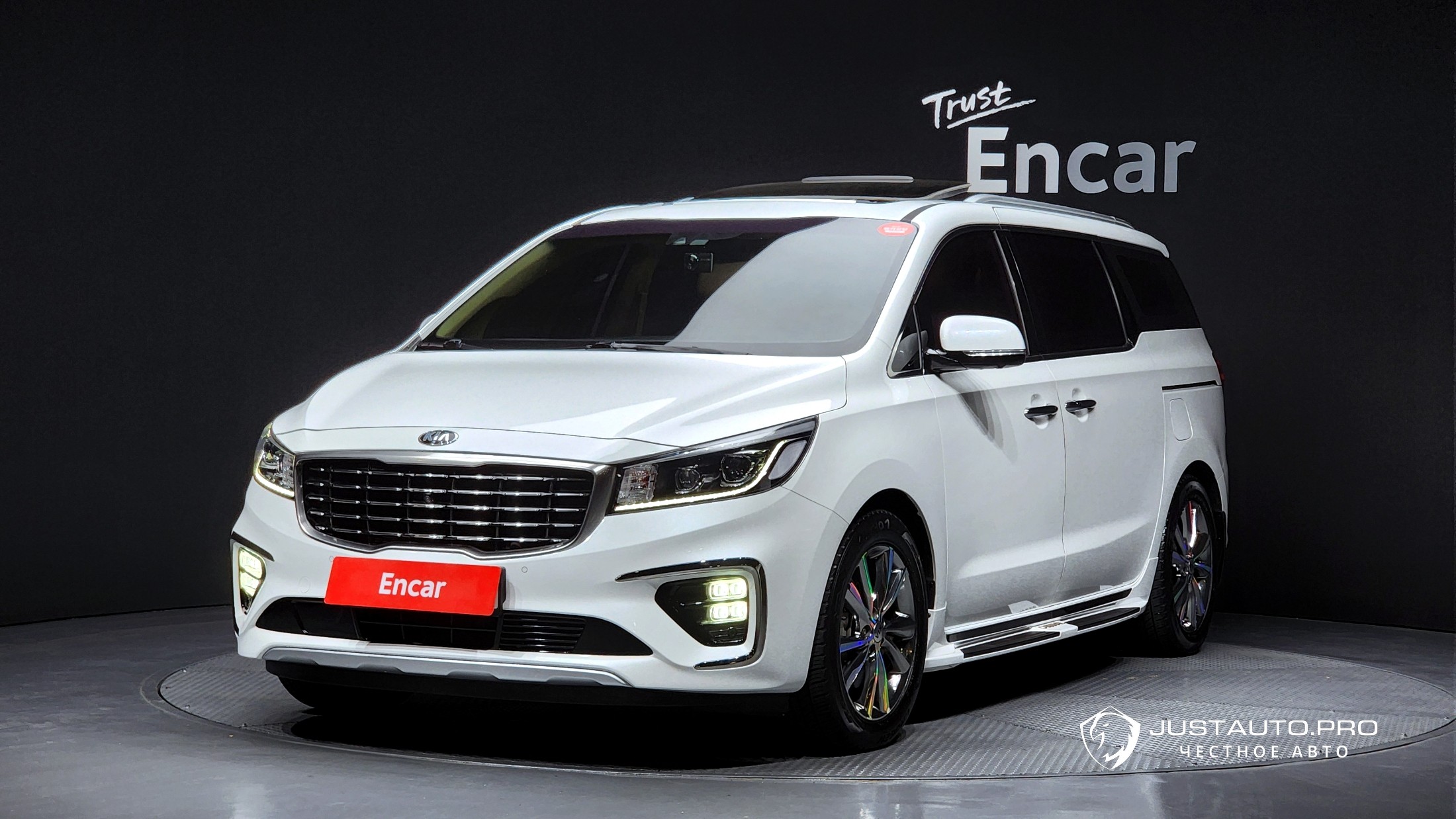 Автомобиль Kia Canival