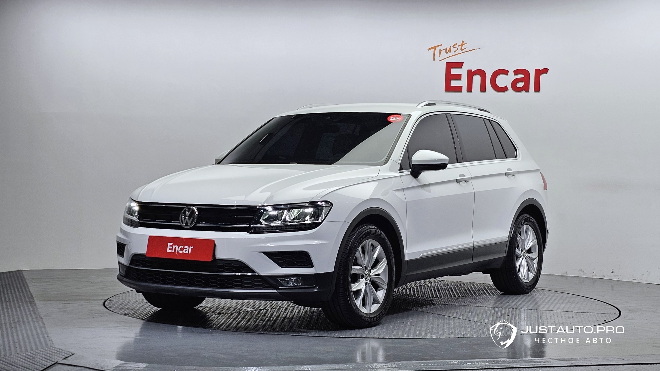 Автомобиль Volkswagen Tiguan