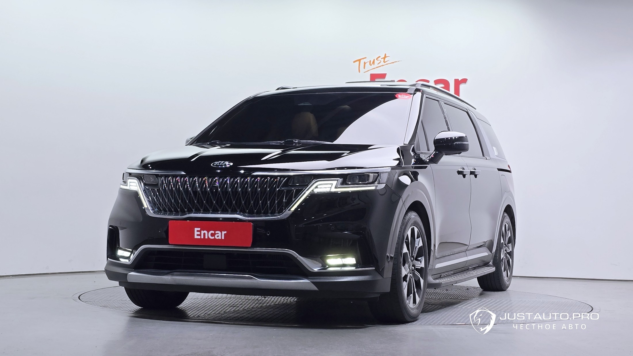 Автомобиль Kia Canival