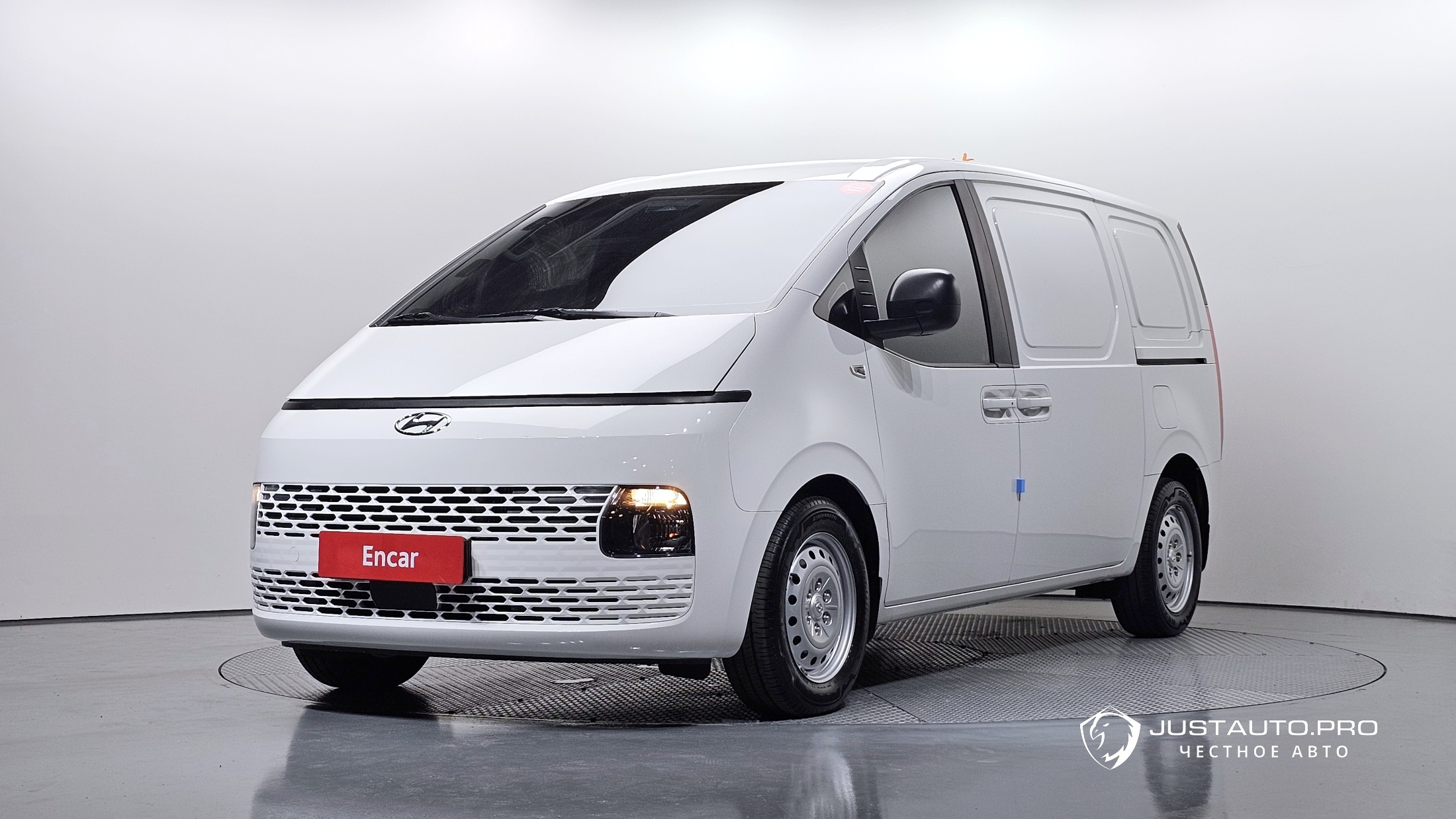 Автомобиль Hyundai Staria