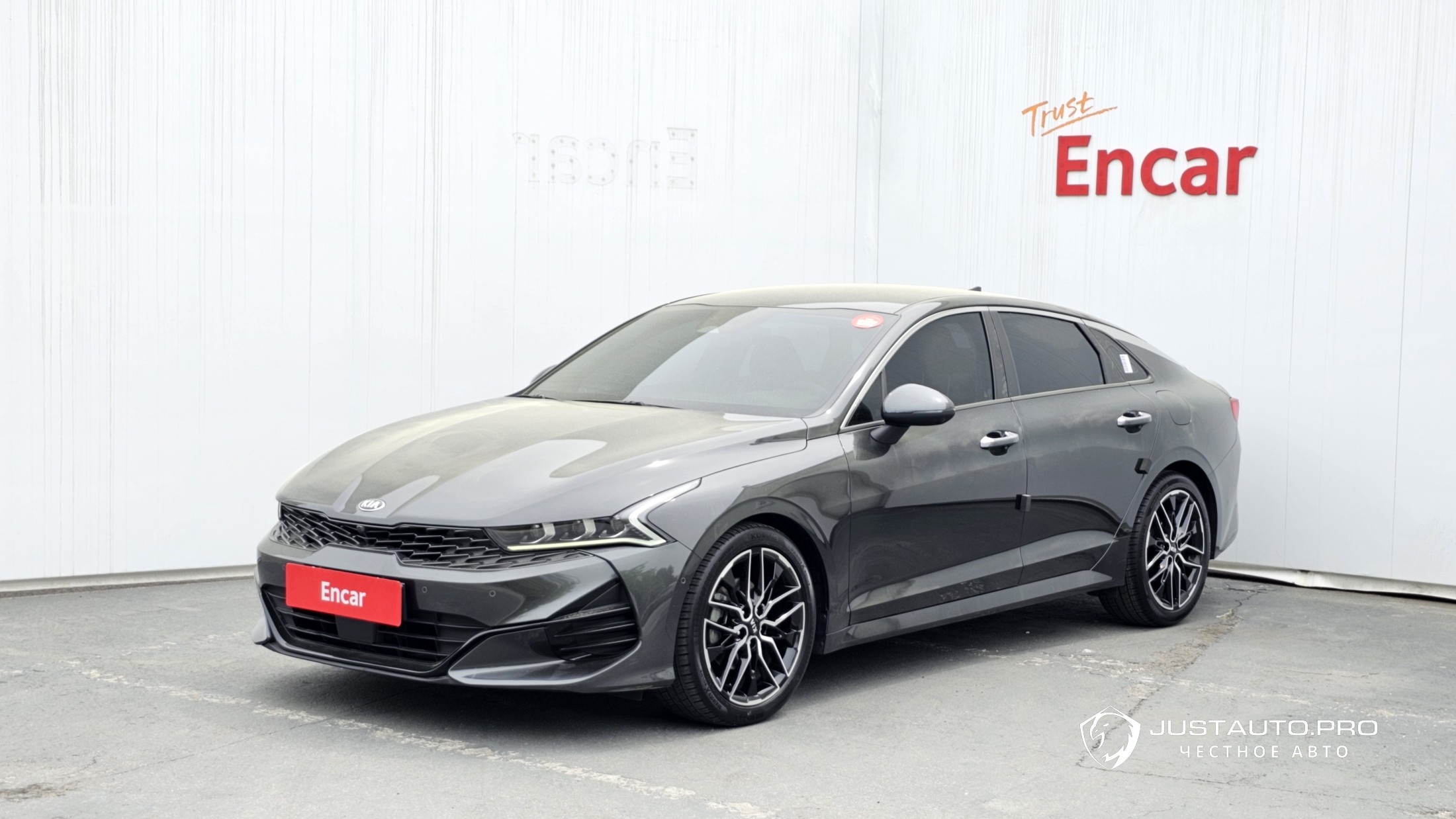 Автомобиль Kia K5