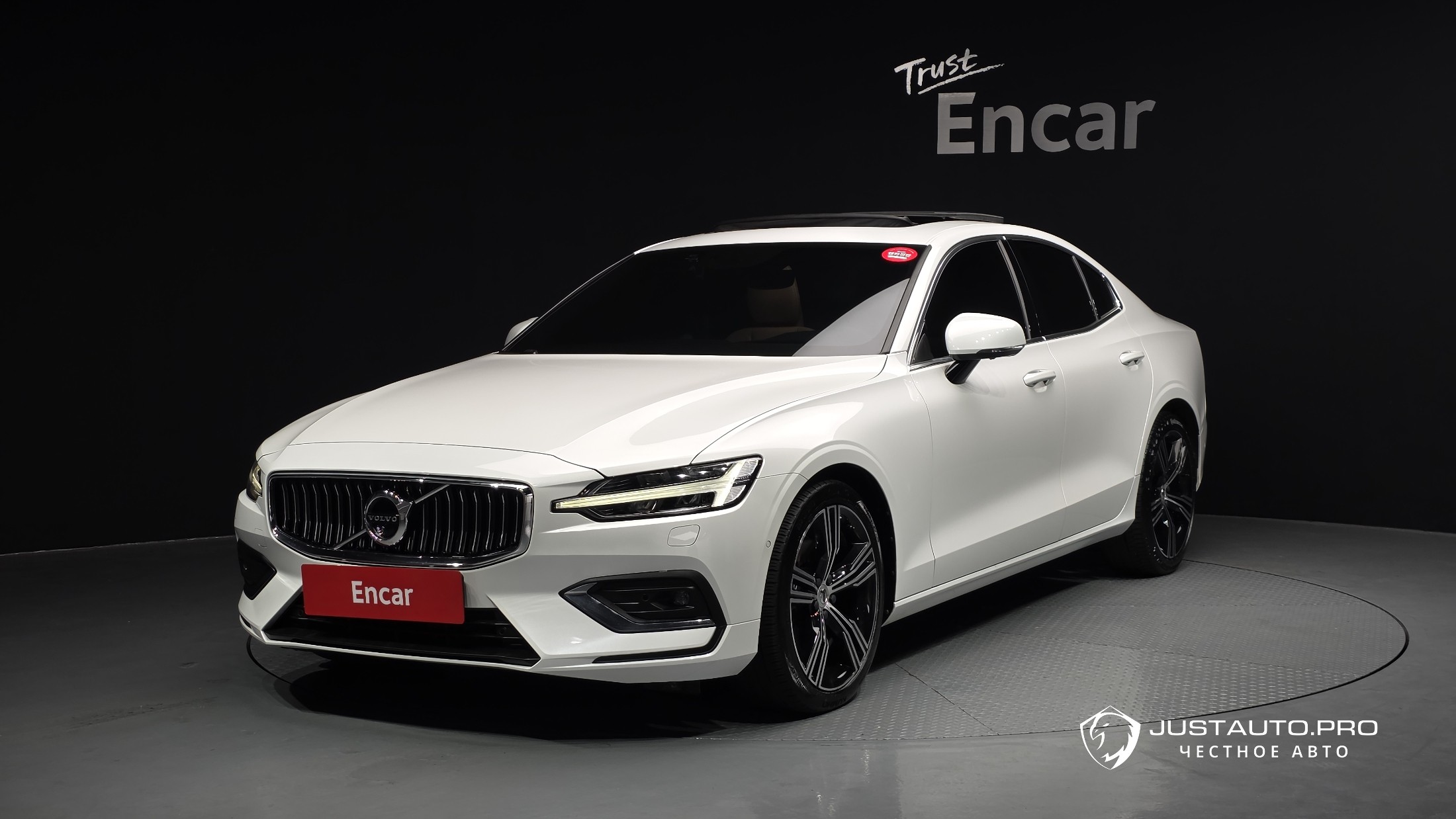 Автомобиль Volvo S60