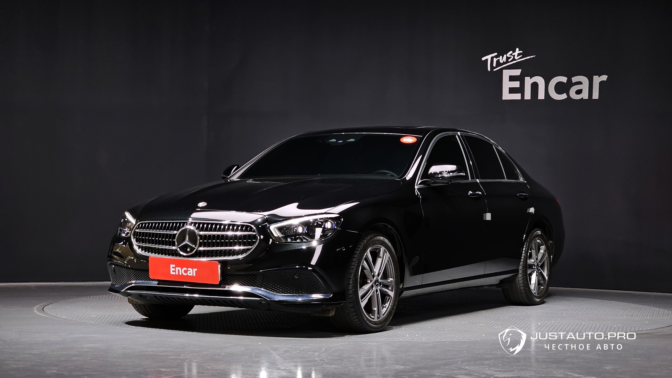 Автомобиль Mercedes-Benz E-Class