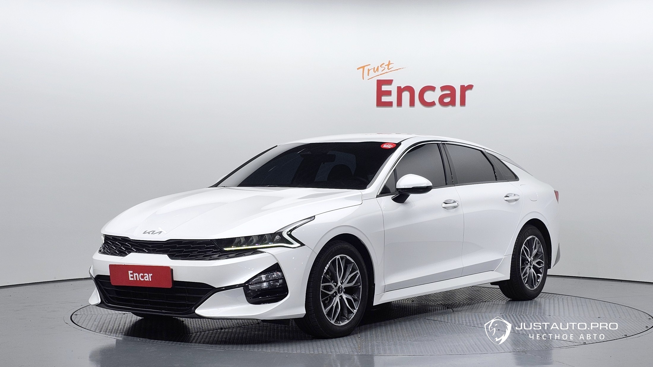 Автомобиль Kia K5