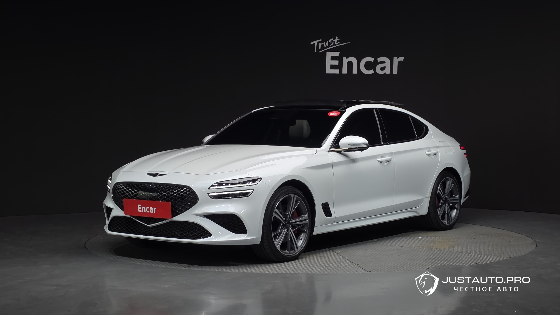 Автомобиль Genesis G70
