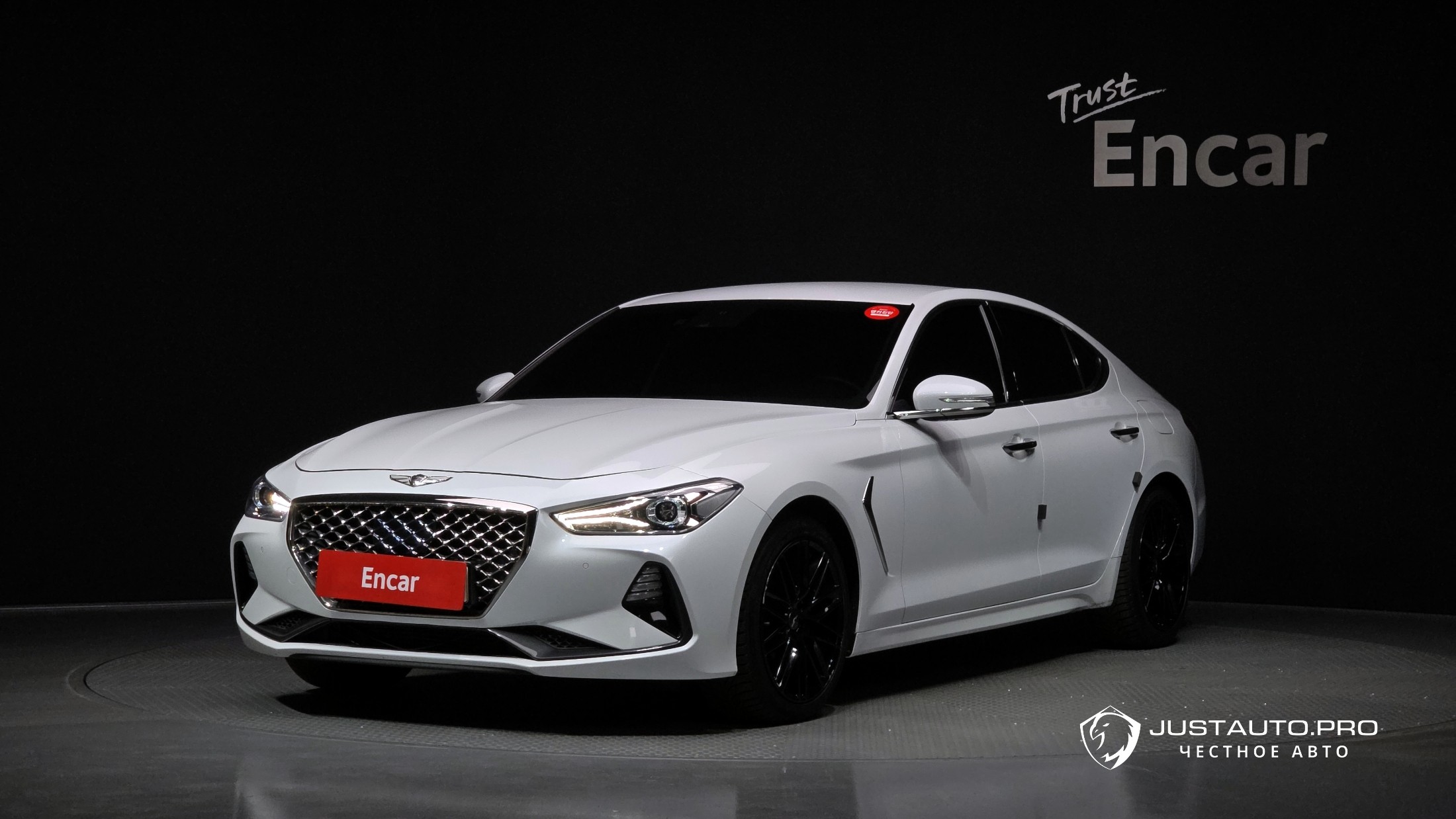 Автомобиль Genesis G70