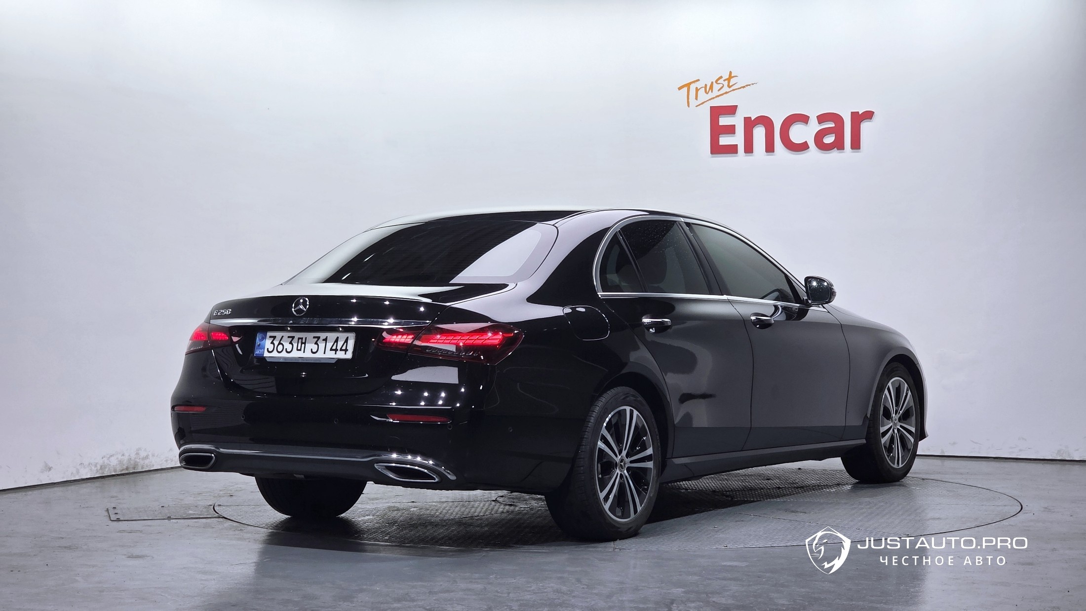 Автомобиль Mercedes-Benz E-Class