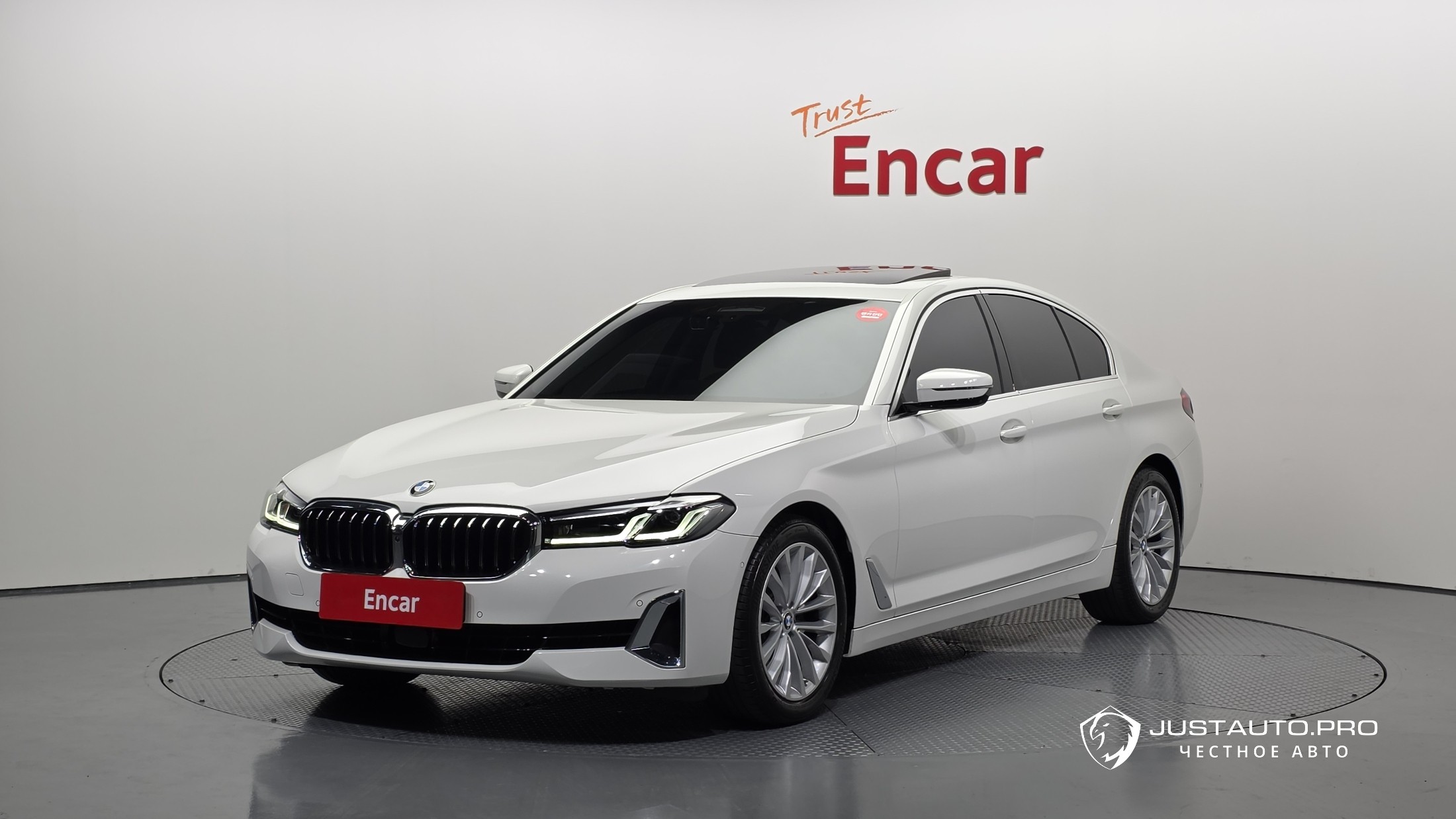 Автомобиль BMW 5-Series